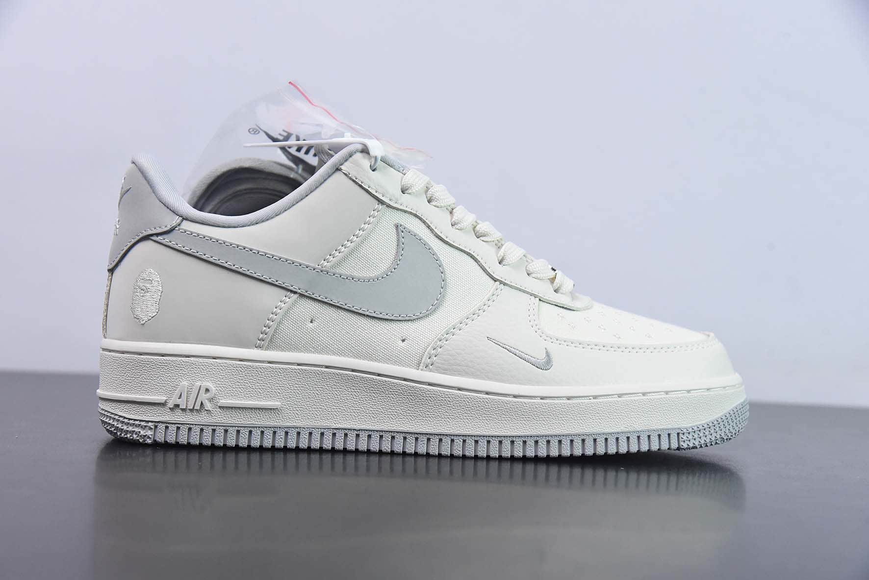 耐克NIke Air Force 1 '07 Low “BAPE联名米灰帆布”空军一号低帮休闲板鞋纯原版本 货号：BS9055-748