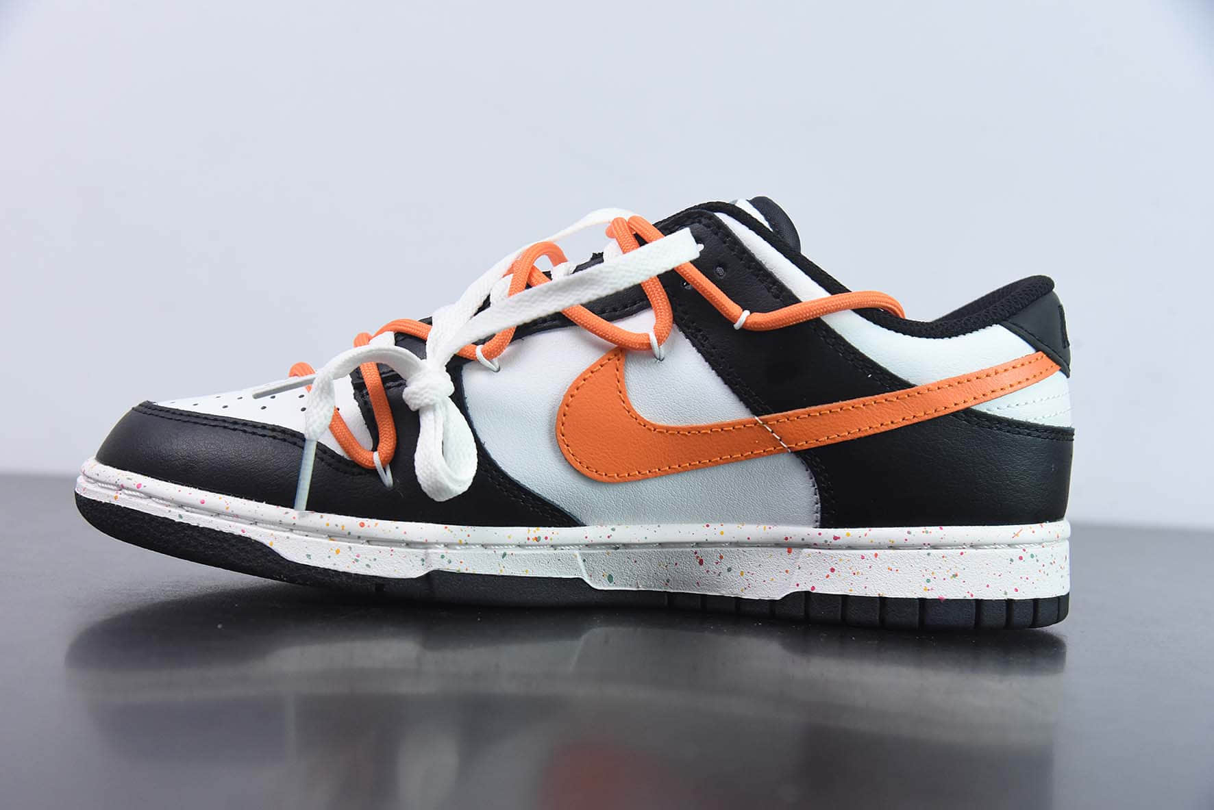 耐克Nike SB Dunk Low 黑白橙三勾解构抽绳鞋带SB低帮休闲滑板鞋纯原版本 货号：FD4623-144