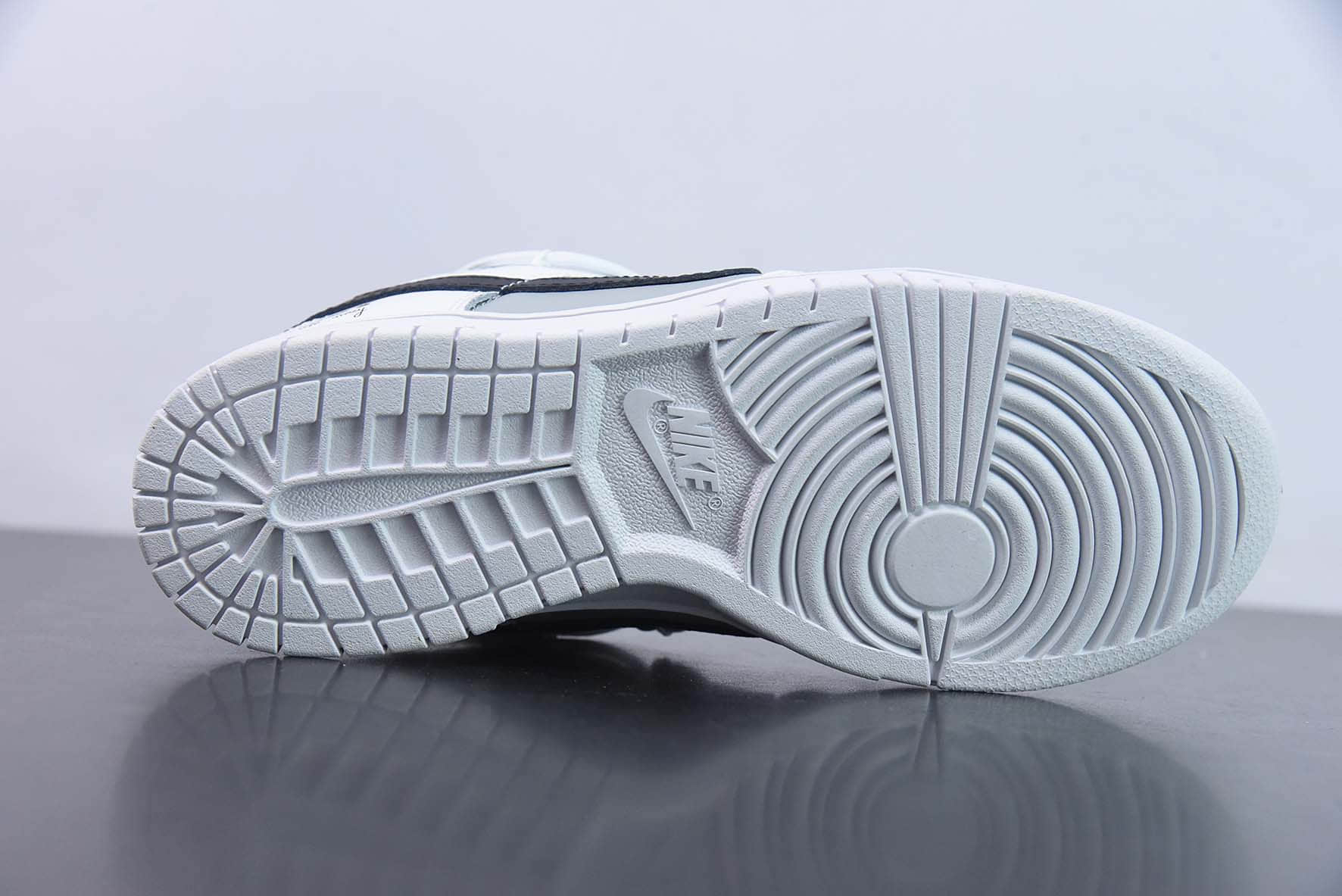 耐克Nike Dunk Low SB解构绑带黑白灰低帮休闲滑板鞋纯原版本 货号：DJ6188-101