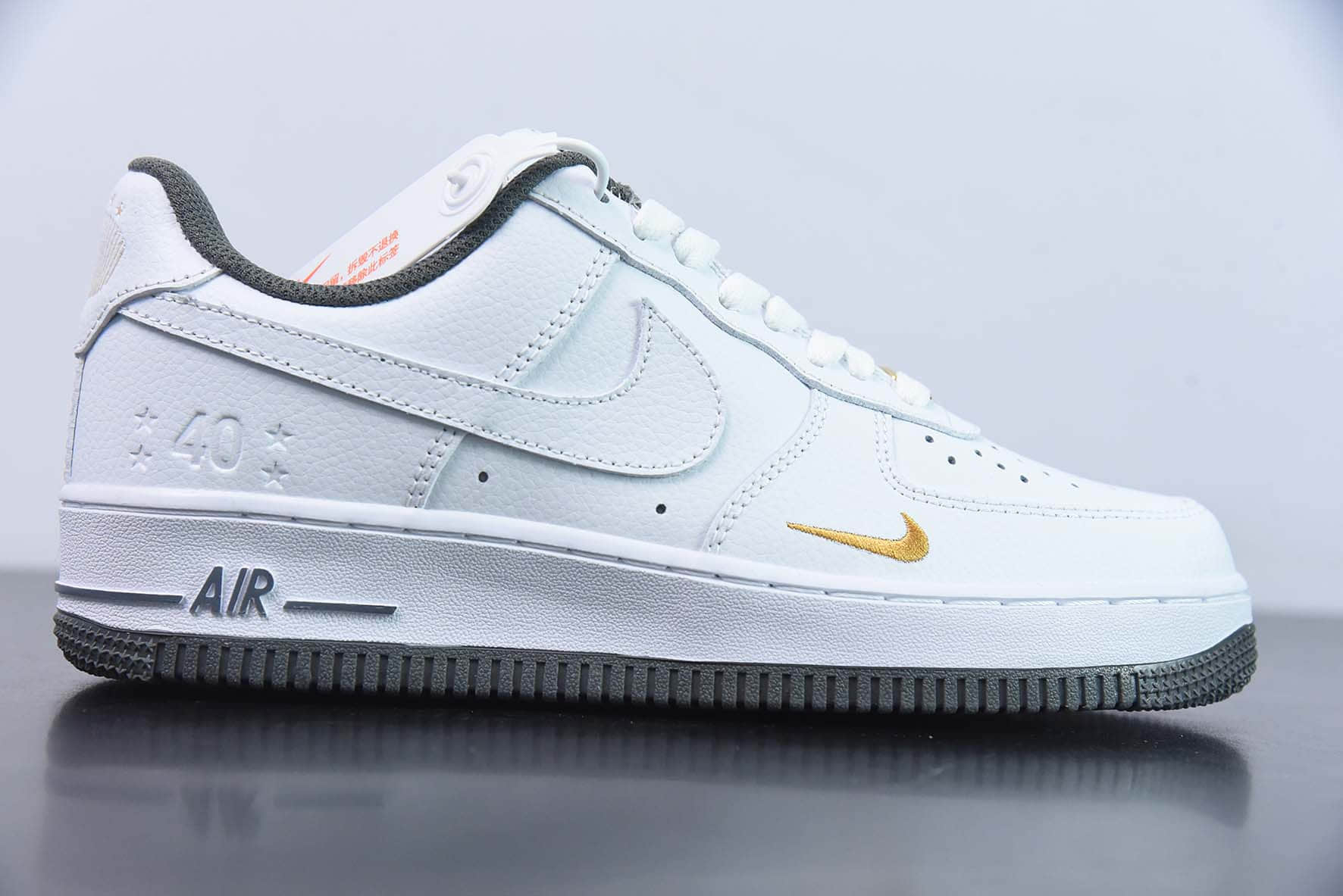 耐克Nike Air Force 1'0740th AnniversaryWhiteDark Grey40周年版白暗灰金小钩空军一号低帮休闲板鞋纯原版本 货号：DD1225-008 