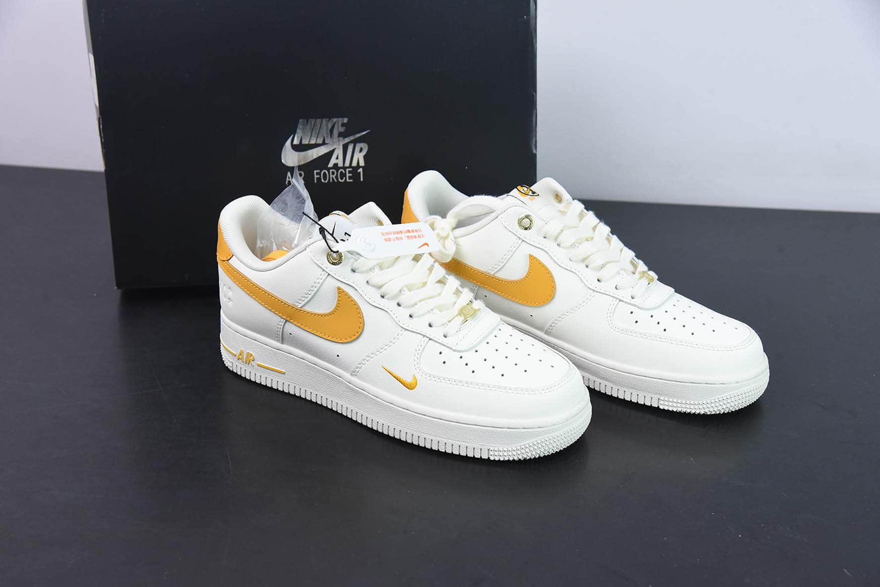 耐克NIke Air Force 1 '07 Low “40周年纪念款米白金空军一号低帮休闲板鞋纯原版本 货号：DQ7658-105