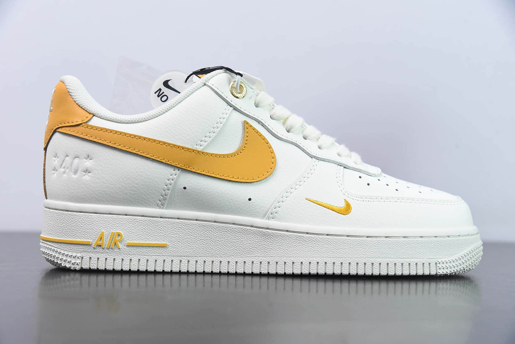 耐克NIke Air Force 1 '07 Low “40周年纪念款米白金空军一号低帮休闲板鞋纯原版本 货号：DQ7658-105