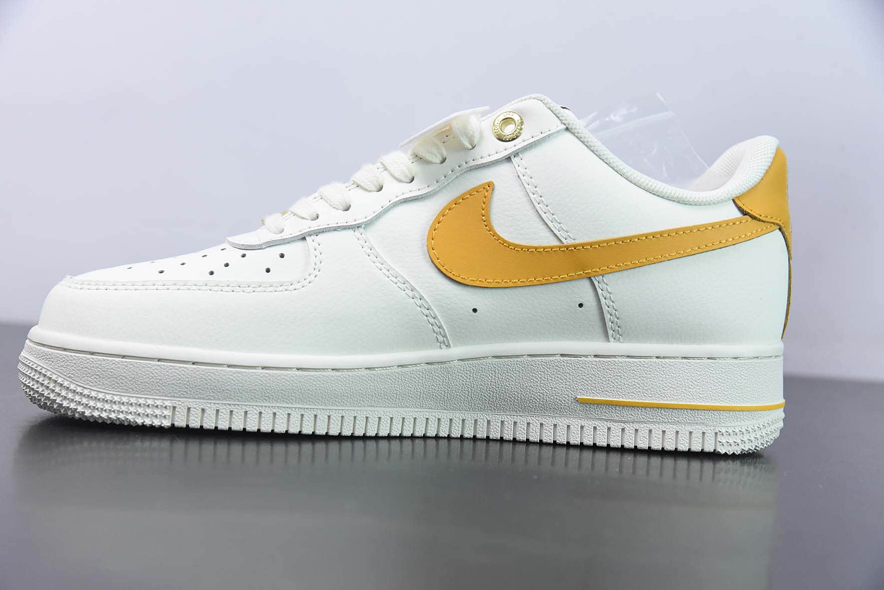 耐克NIke Air Force 1 '07 Low “40周年纪念款米白金空军一号低帮休闲板鞋纯原版本 货号：DQ7658-105