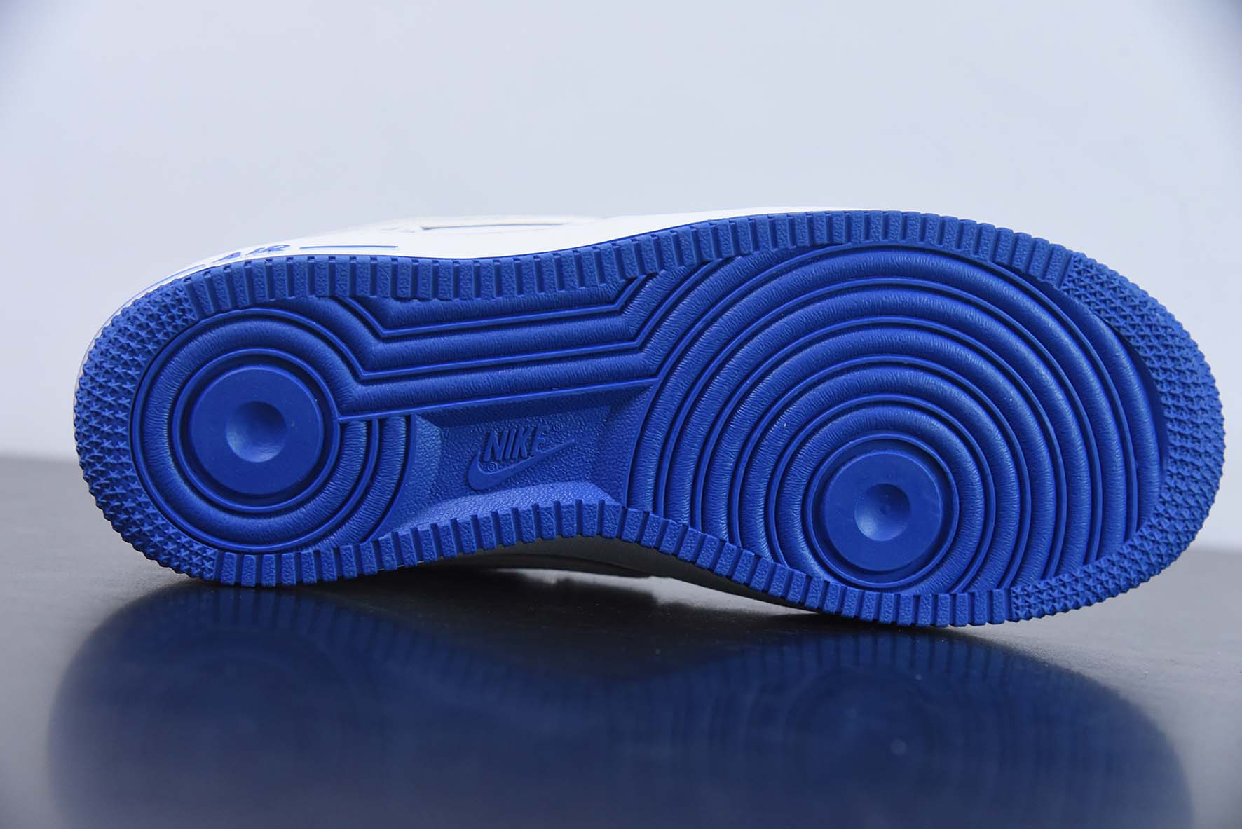 耐克Nike Kith x Nk Air Force 1‘07 Low 联名白宝蓝空军一号低帮休闲板鞋纯原版本 货号：KT1659-005