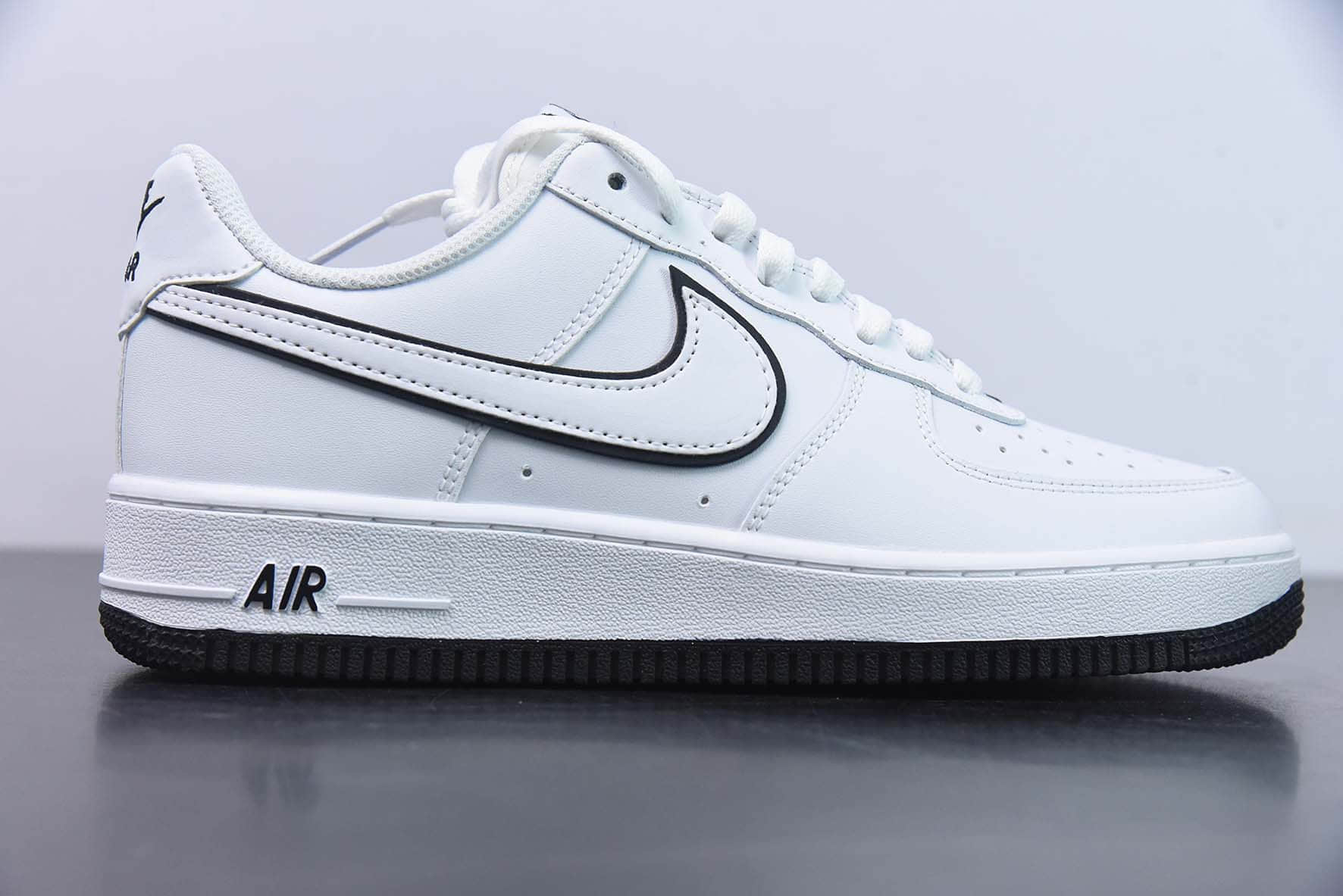 耐克Nike Air Force 1 Low 白黑空军一号低帮运动休闲板鞋纯原版本 货号：DV0788-103