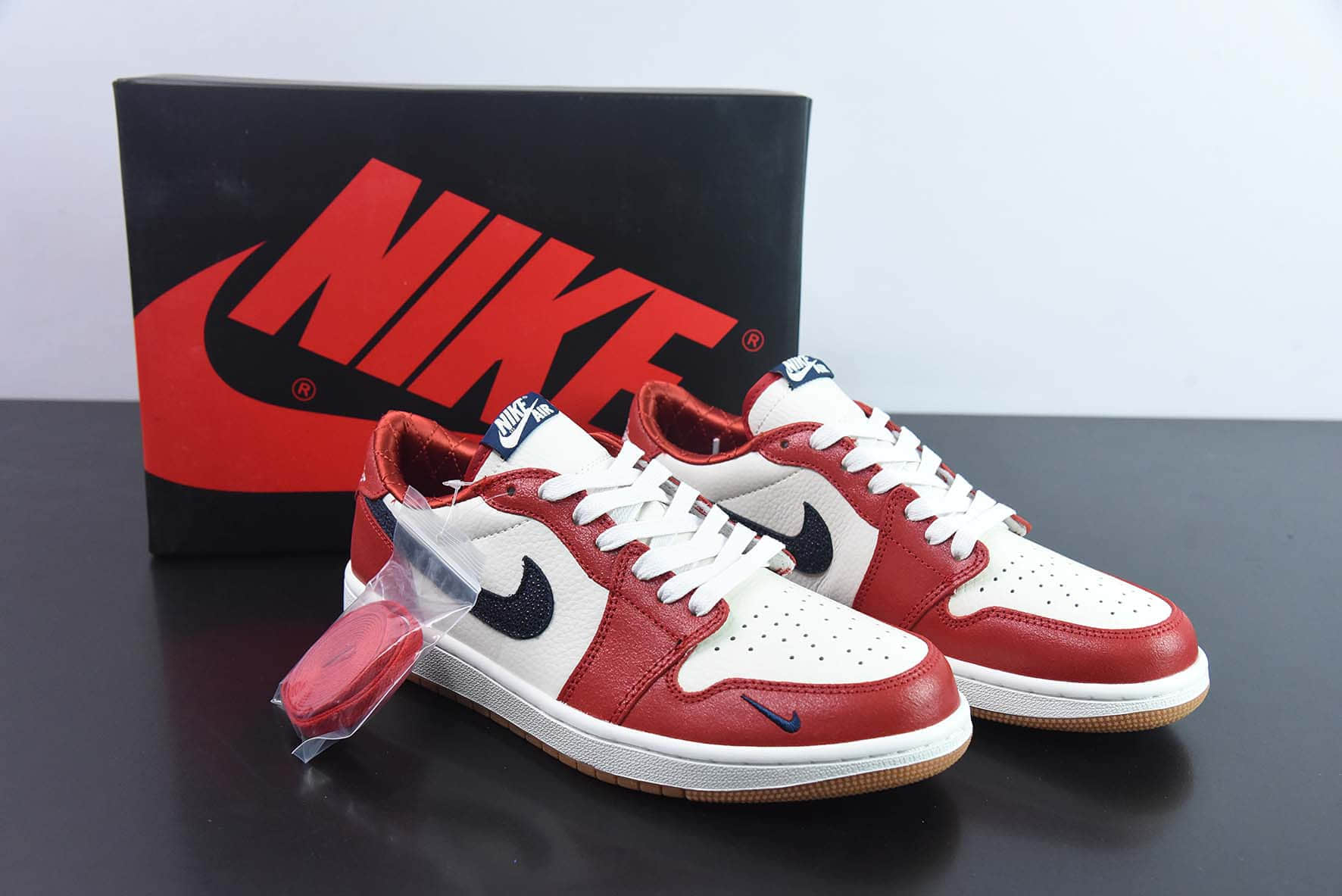 乔丹Air Jordan 1 Low OG Bleached Coral AJ1黑白红低帮复古运动鞋纯原版本 货号：CZ0790-100 