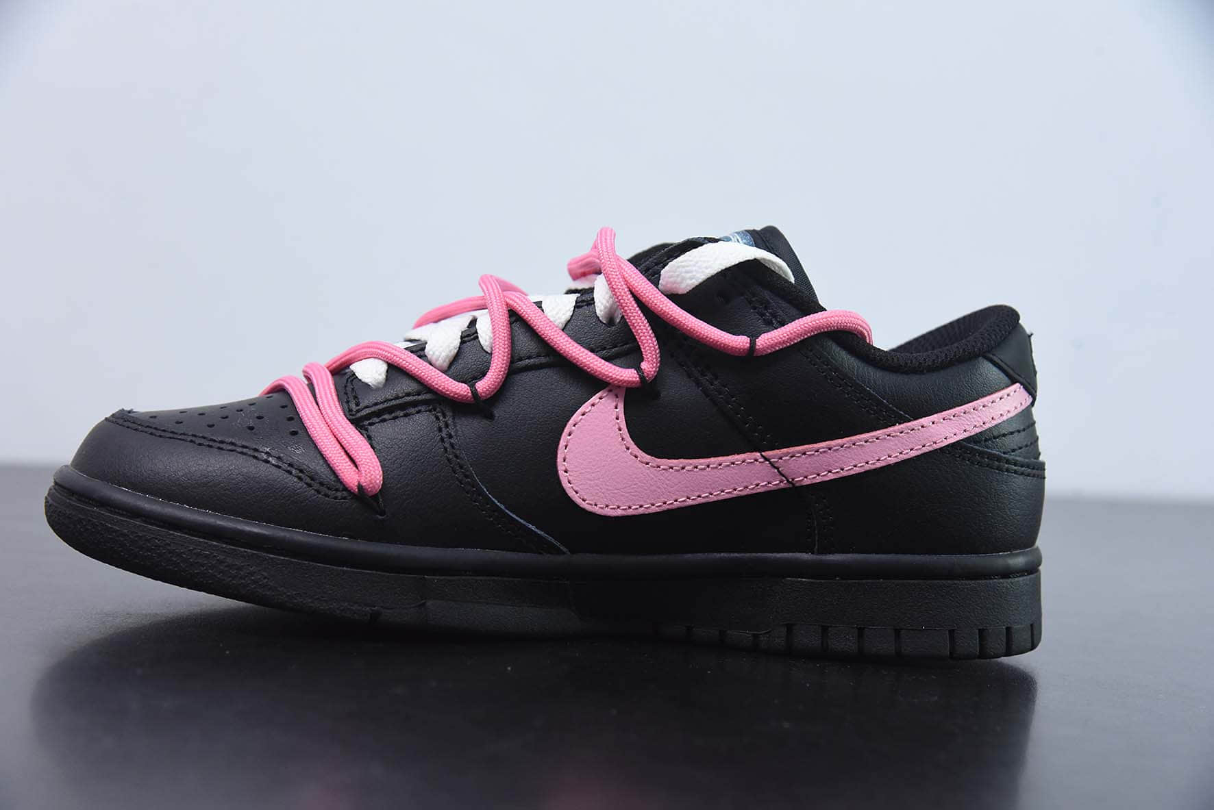 耐克Nike Dunk Low Multi Color 活力三勾黑白粉定制版解构绑带休闲板鞋纯原版本 货号：FD4623-145