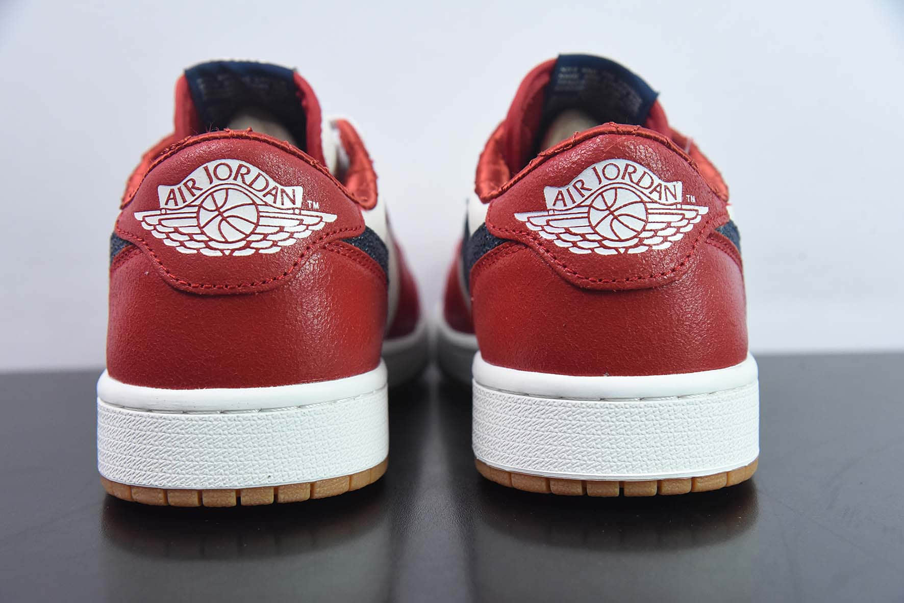 乔丹Air Jordan 1 Low OG Bleached Coral AJ1黑白红低帮复古运动鞋纯原版本 货号：CZ0790-100 