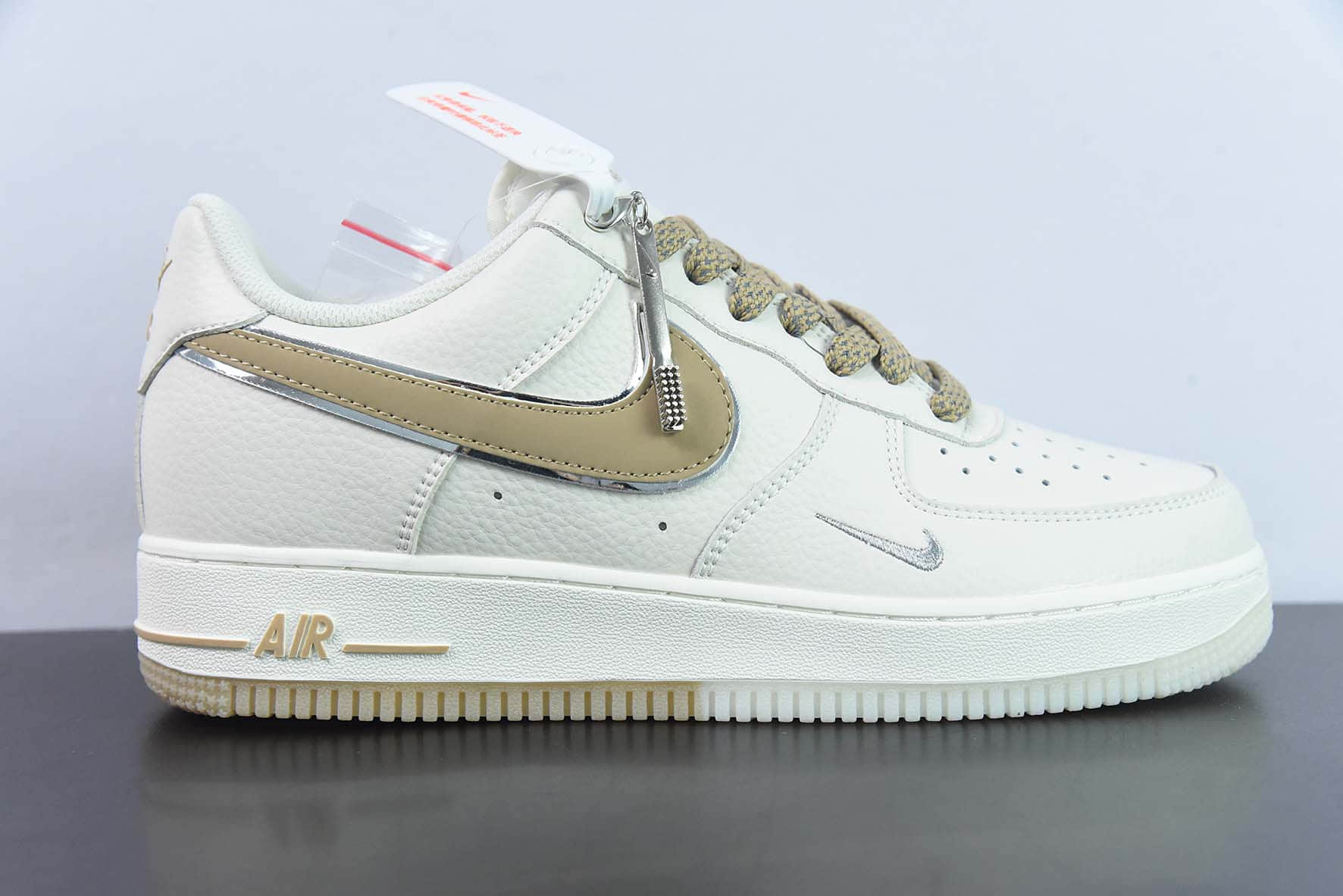 耐克Nike Air Force 1 AF1 白棕银边刺绣3M反光版空军一号低帮休闲板鞋纯原版本 货号：JJ0253-007