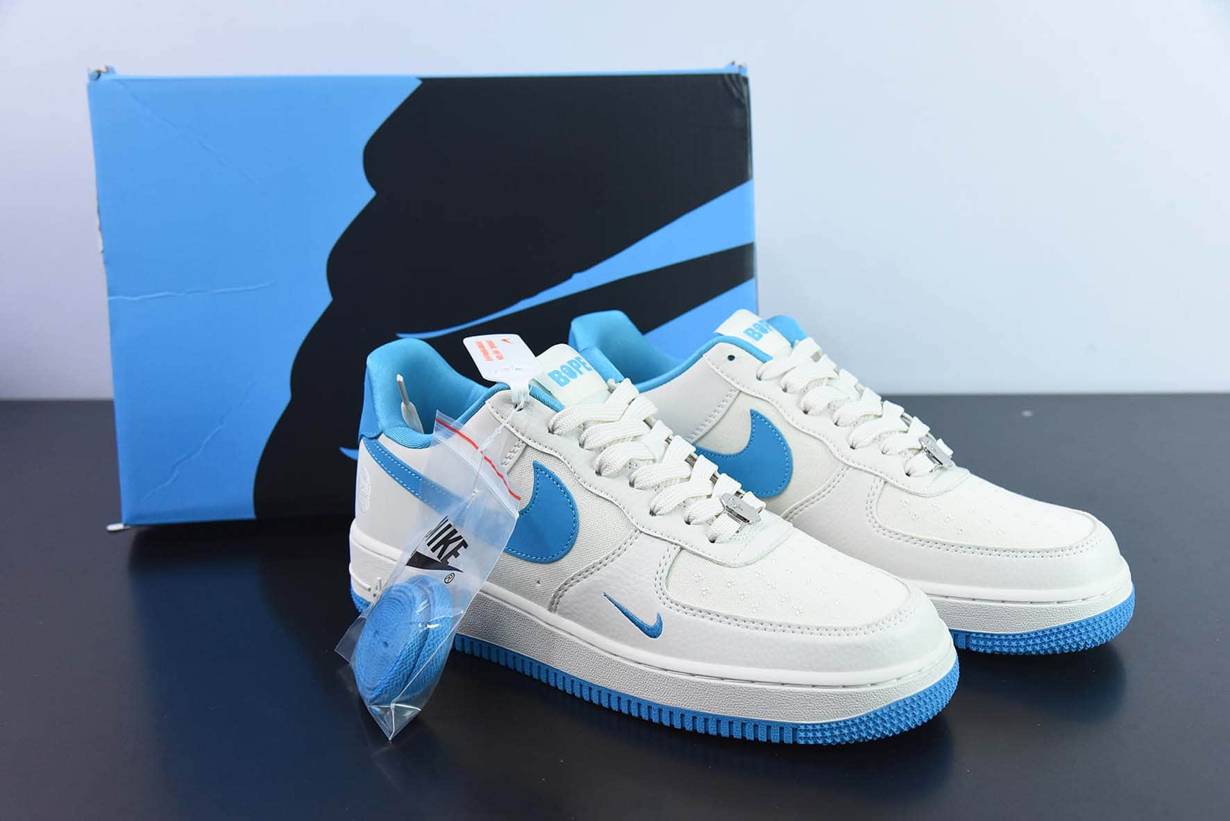 耐克Nike Air Force 1 AF1白蓝猿人头刺绣空军一号低帮休闲板鞋纯原版本 货号：BS9055-750