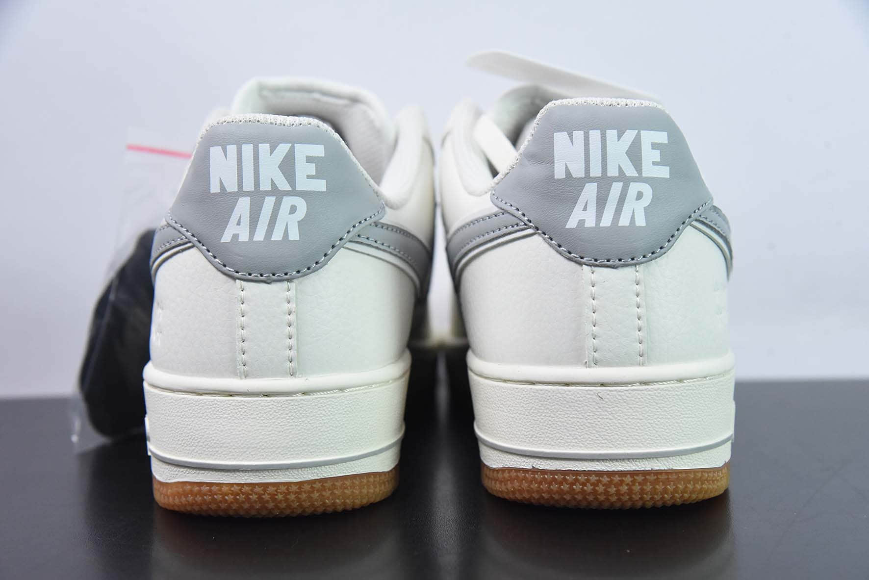 耐克Nike Air Force 1'07 Low 灰白小勾40周年空军一号低帮休闲板鞋纯原版本 货号：WA0531-303 