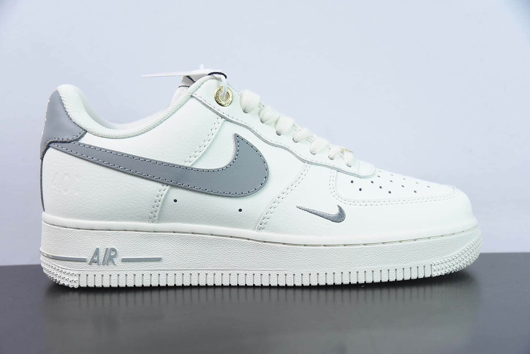 耐克Nike Air Force 1 AF1白灰刺绣40周年纪念版空军一号低帮休闲板鞋纯原版本 货号： DQ7658-106