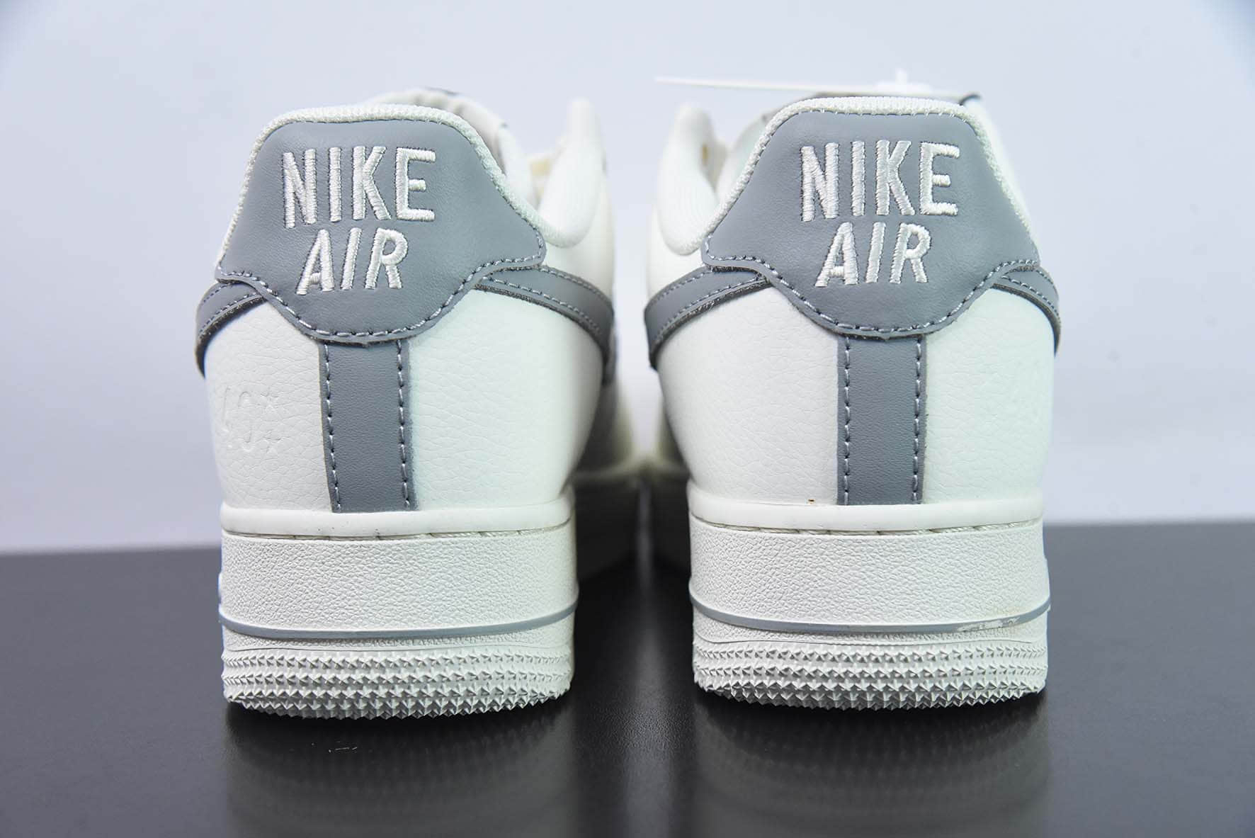 耐克Nike Air Force 1 AF1白灰刺绣40周年纪念版空军一号低帮休闲板鞋纯原版本 货号： DQ7658-106