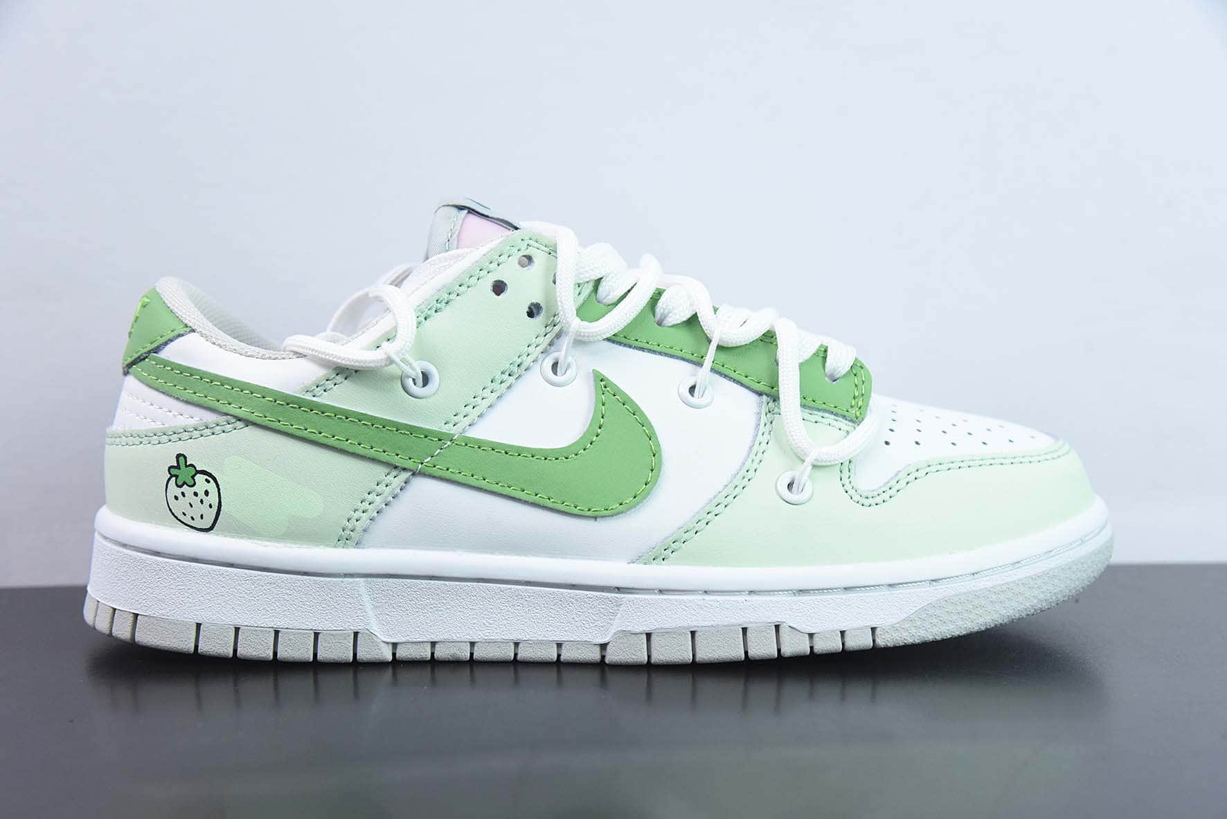 耐克Nike Dunk Low 奶缇莓莓灰白绿解构SB低帮休闲滑板鞋纯原版本 货号：FD1232-002