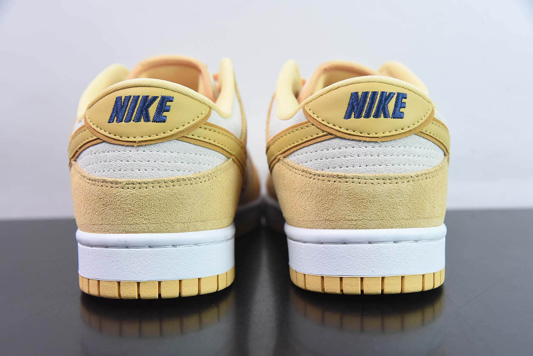 耐克Nike SB Dunk Low LXGold Suede 黄金小麦SB低帮休闲滑板鞋纯原版本 货号：DV7411-200