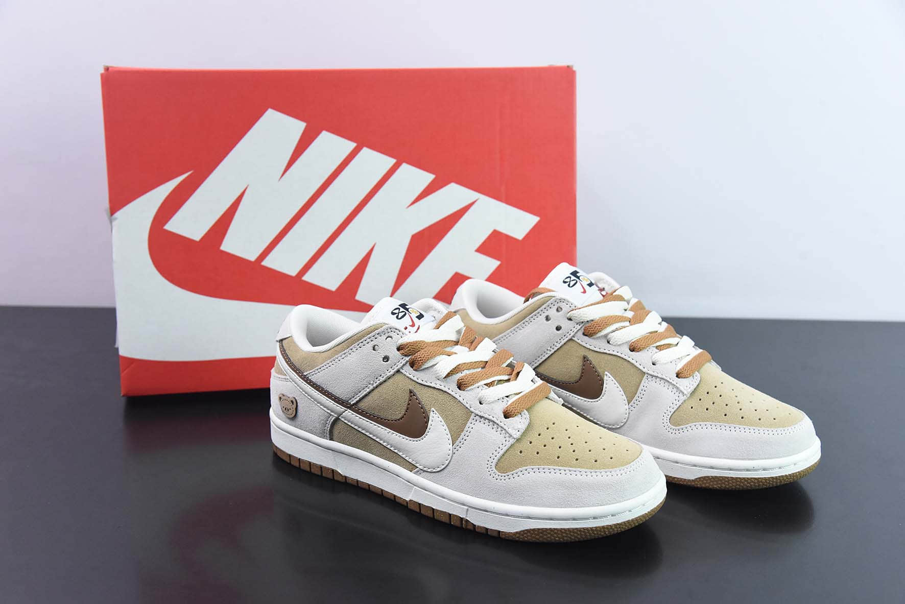 耐克Nike SB Dunk Low SE 85 Grey Green85小熊饼干 SB扣篮系列低帮休闲运动滑板板鞋纯原版本 货号：DO9457-102