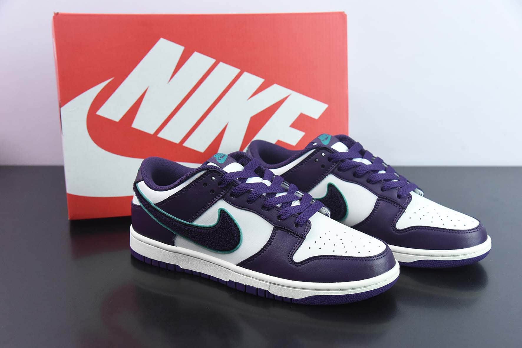 耐克Nike SB Dunk Low 皮革紫黑毛巾绒钩子SB扣篮系列低帮休闲运动滑板板鞋纯原版本 货号：DQ7683-100