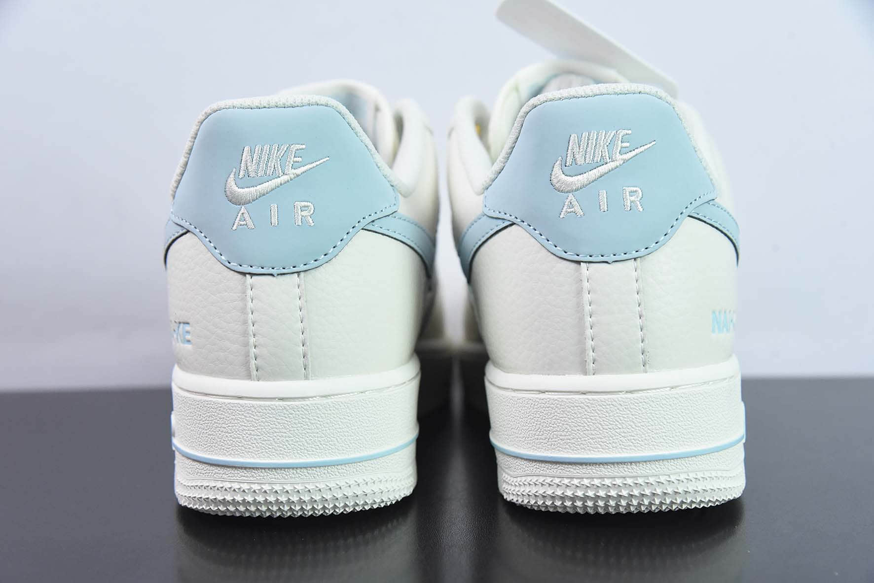 耐克Nike Air Force 1 Low “NAI-KE”米蓝签名涂鸦空军一号低帮运动休闲板鞋纯原版本 货号：NK0621-933
