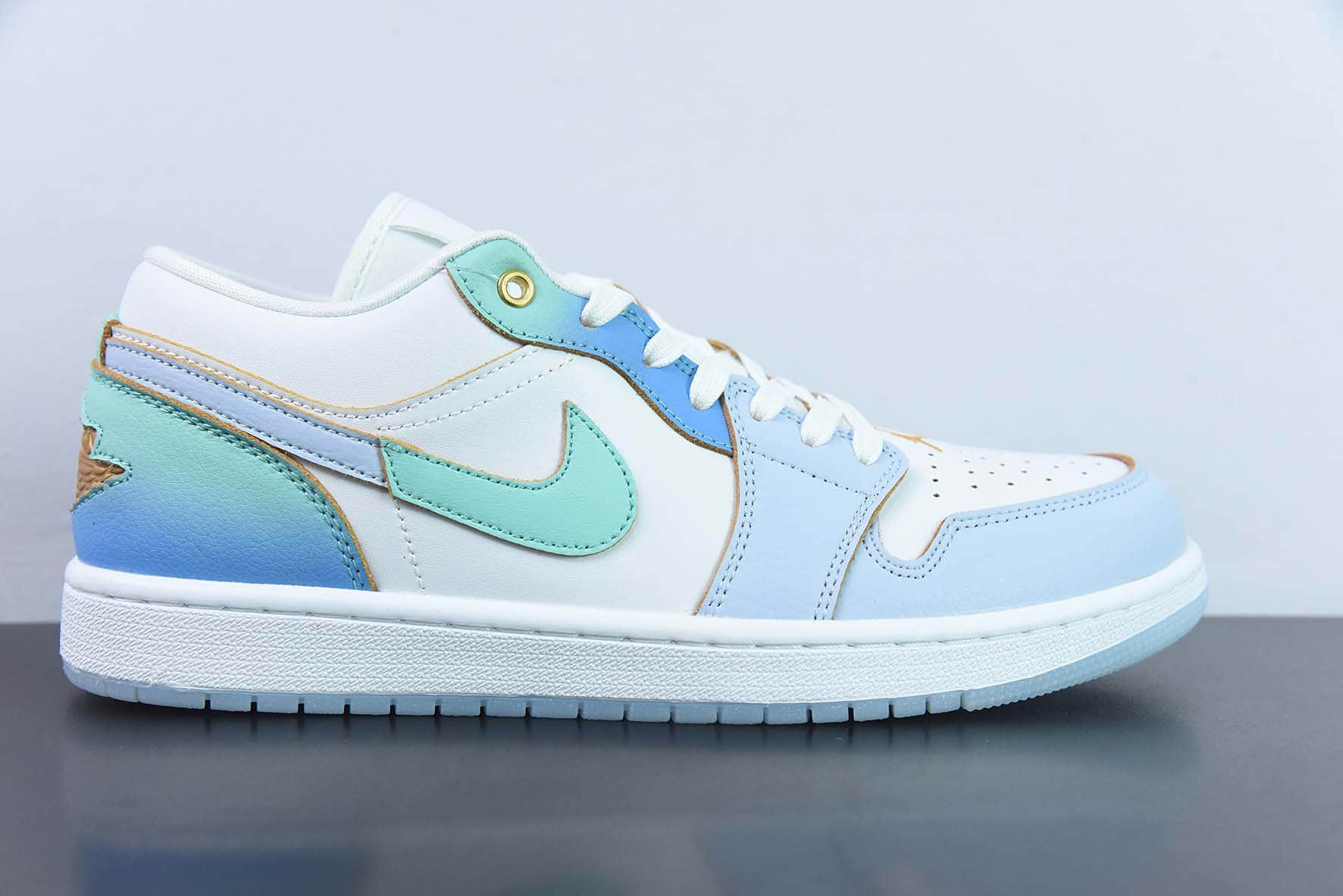 乔丹Air Jordan 1 Low SE”Emerald Rise“AJ1白蓝海盐冰蓝低帮经典复古文化休闲运动篮球鞋纯原版本 货号：FN8899-131