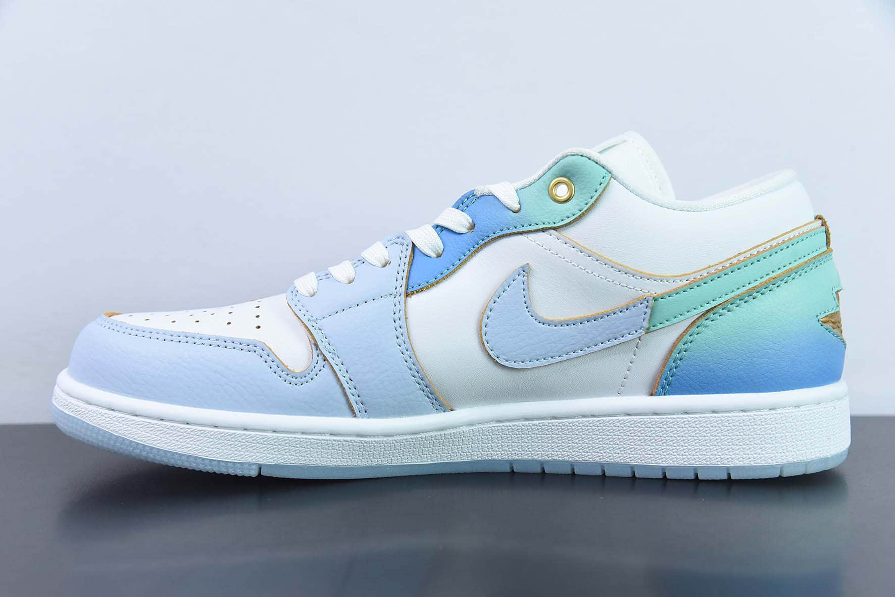 乔丹Air Jordan 1 Low SE”Emerald Rise“AJ1白蓝海盐冰蓝低帮经典复古文化休闲运动篮球鞋纯原版本 货号：FN8899-131