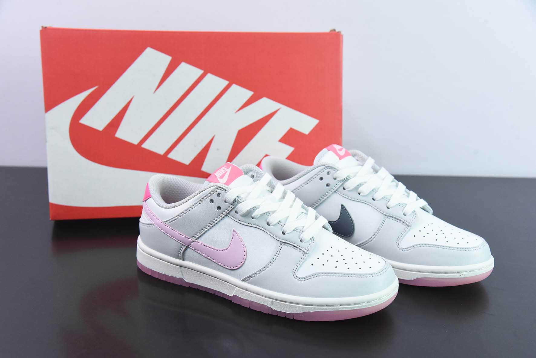 耐克NIKE SB Dunk Low Summit White & Pink Foam粉白520情人节SB低帮休闲滑板鞋纯原版本 货号：FN3451-161