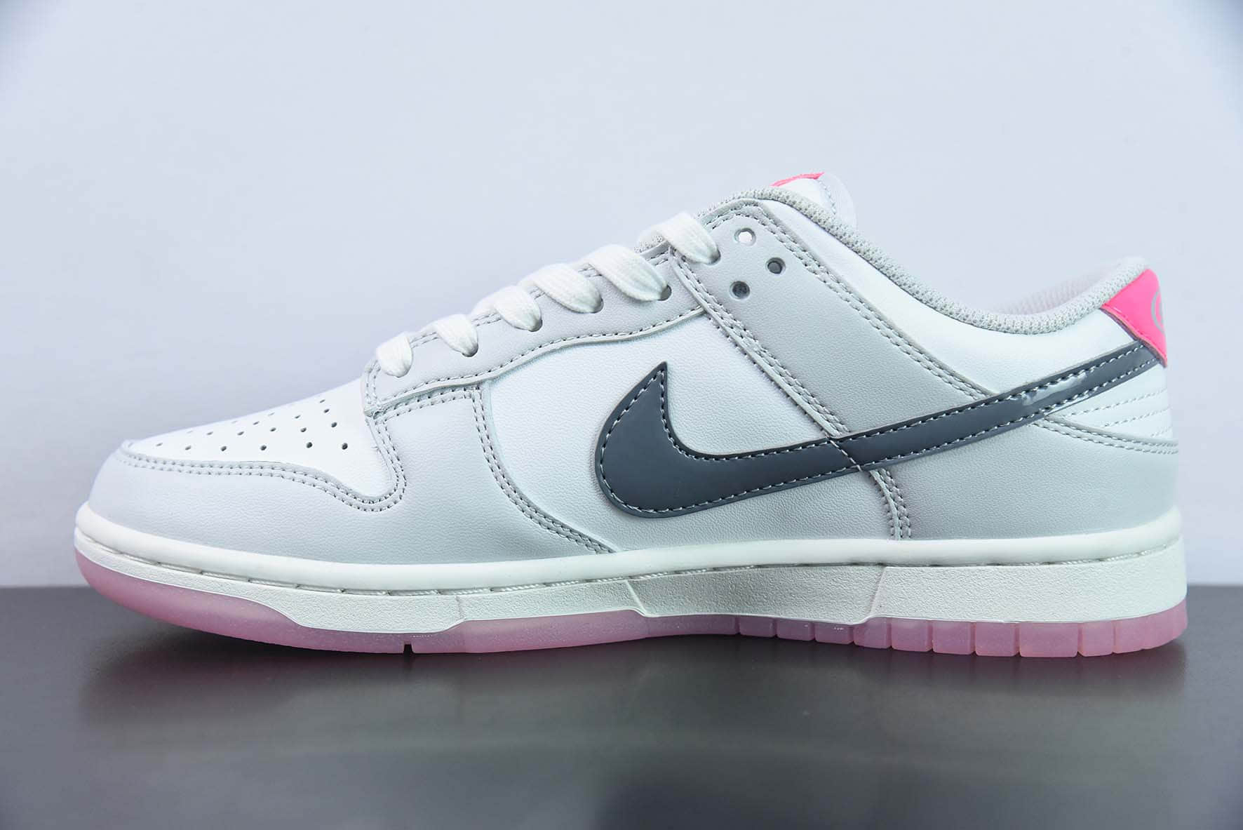 耐克NIKE SB Dunk Low Summit White & Pink Foam粉白520情人节SB低帮休闲滑板鞋纯原版本 货号：FN3451-161