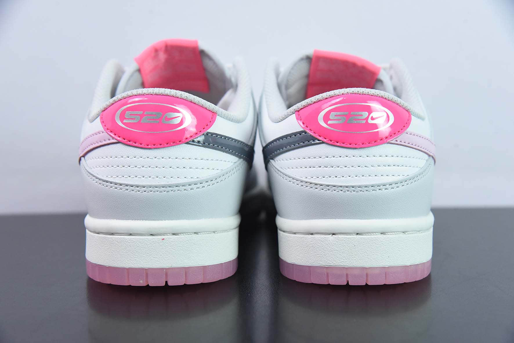 耐克NIKE SB Dunk Low Summit White & Pink Foam粉白520情人节SB低帮休闲滑板鞋纯原版本 货号：FN3451-161