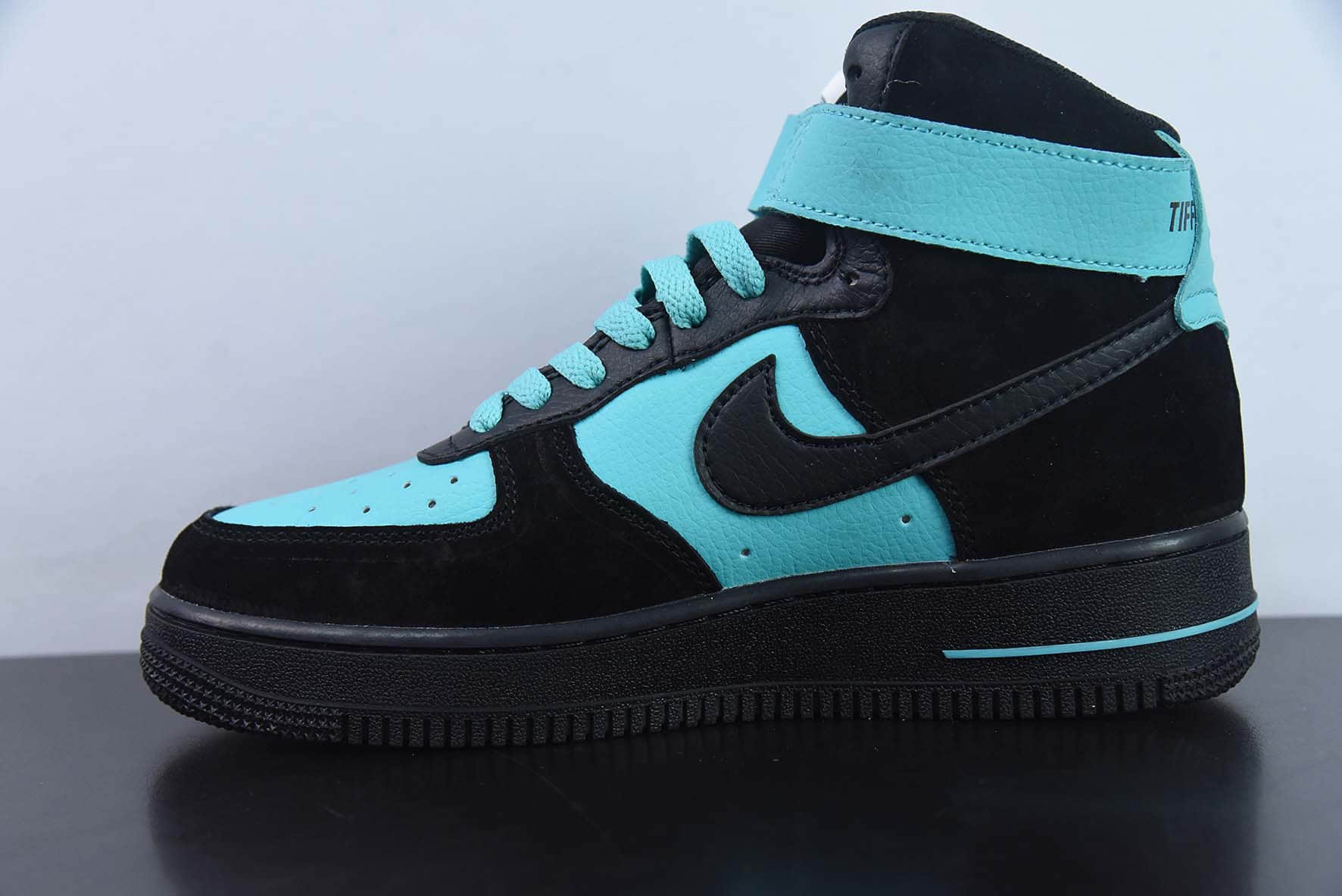 耐克Nike Tiffany & CO x Nike Air Force 1 Mid 1837 蒂芙尼联名黑蓝空军一号中帮板鞋纯原版本 货号：DZ1382-202