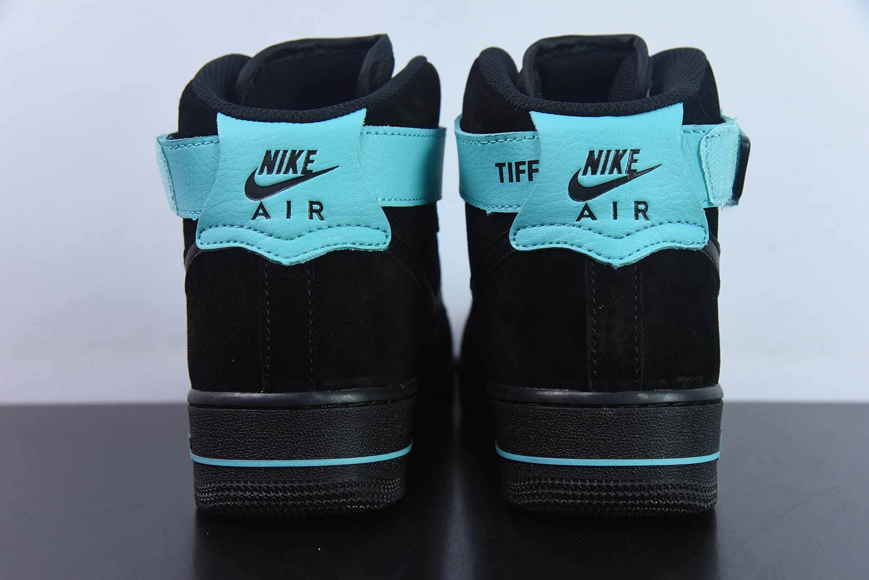 耐克Nike Tiffany & CO x Nike Air Force 1 Mid 1837 蒂芙尼联名黑蓝空军一号中帮板鞋纯原版本 货号：DZ1382-202