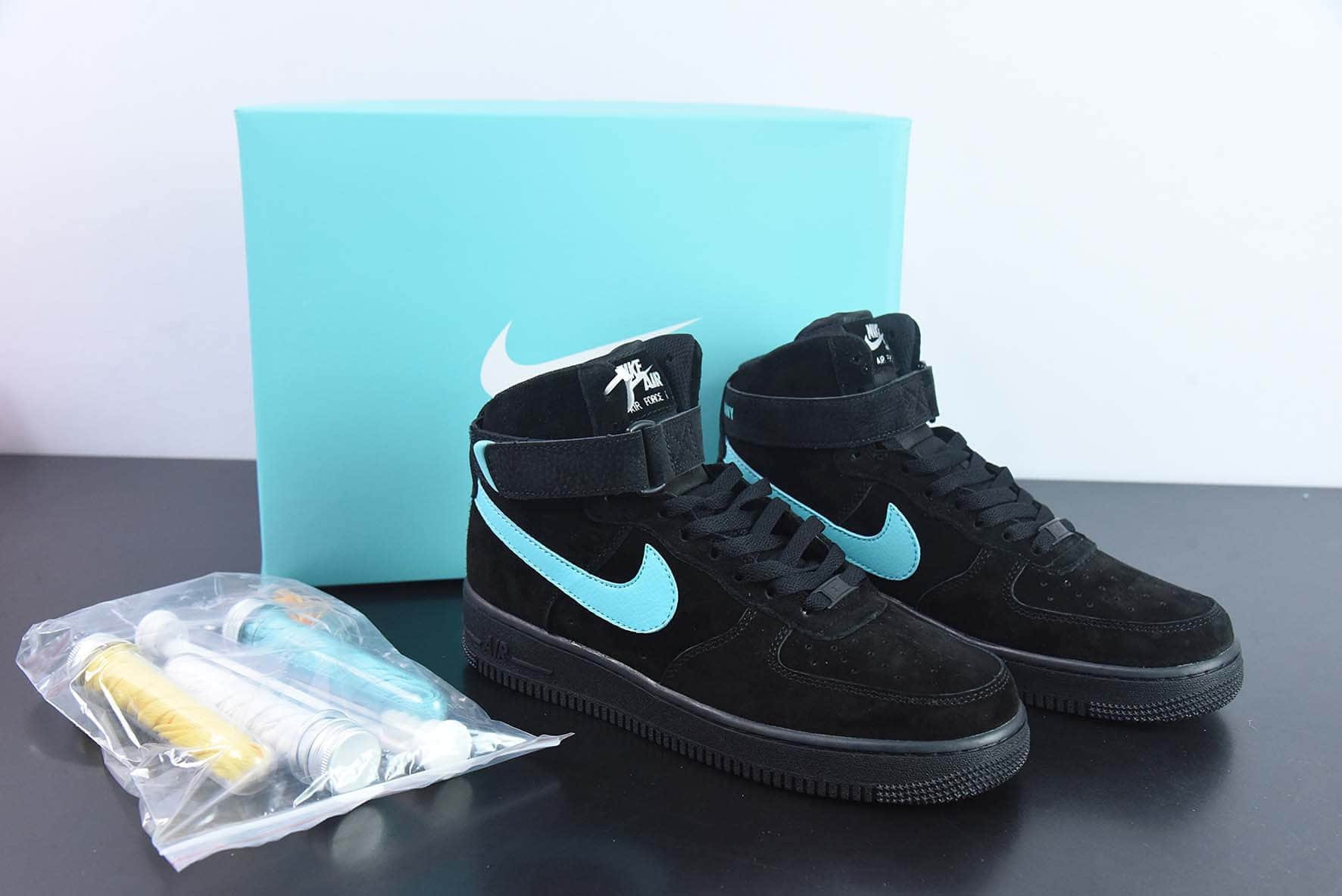 耐克Nike x TIFFANY & CO.Air Force 1 High蒂芙尼联名黑蓝高帮空军一号休闲板鞋纯原版本 货号：DZ1382-101