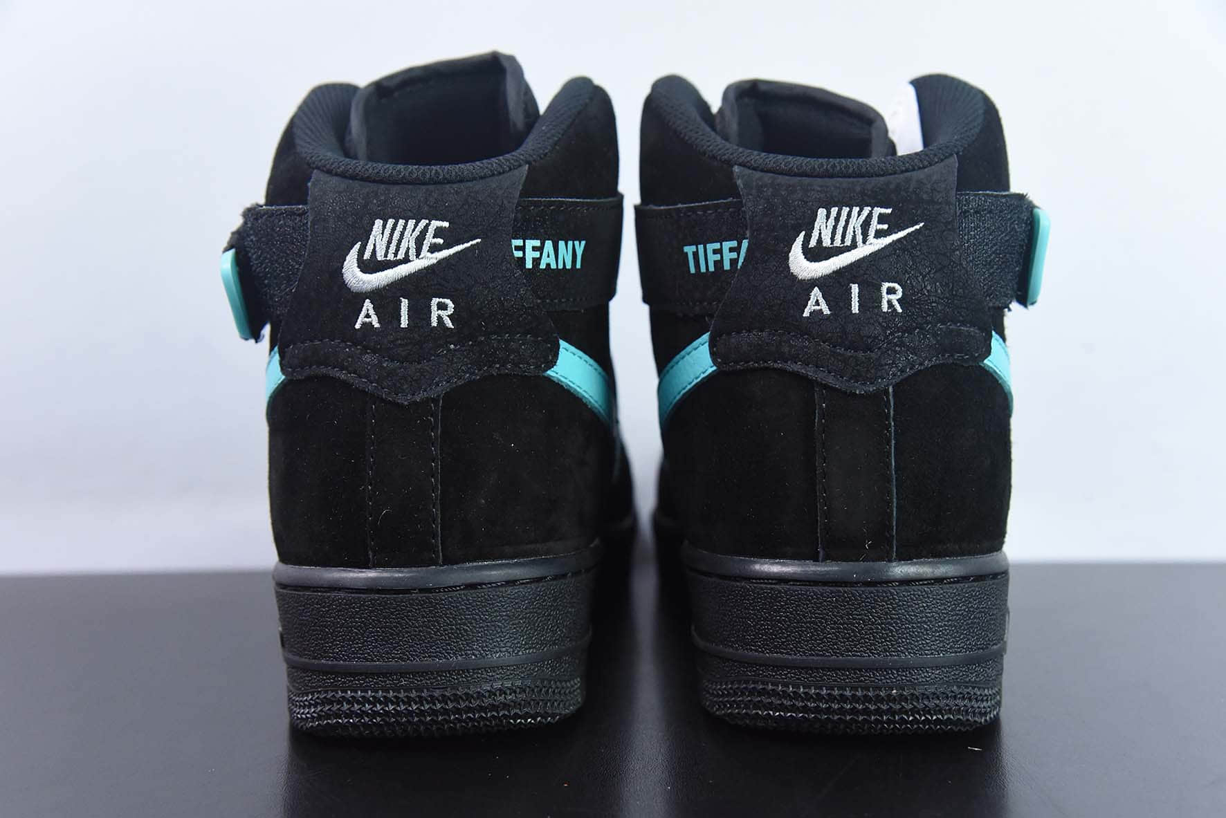 耐克Nike x TIFFANY & CO.Air Force 1 High蒂芙尼联名黑蓝高帮空军一号休闲板鞋纯原版本 货号：DZ1382-101