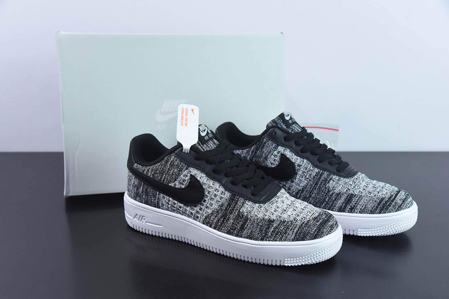 耐克NIke Air Force 1 Low 2.0黑飞线空军一号低帮休闲板鞋纯原版本 货号：AV3042-001