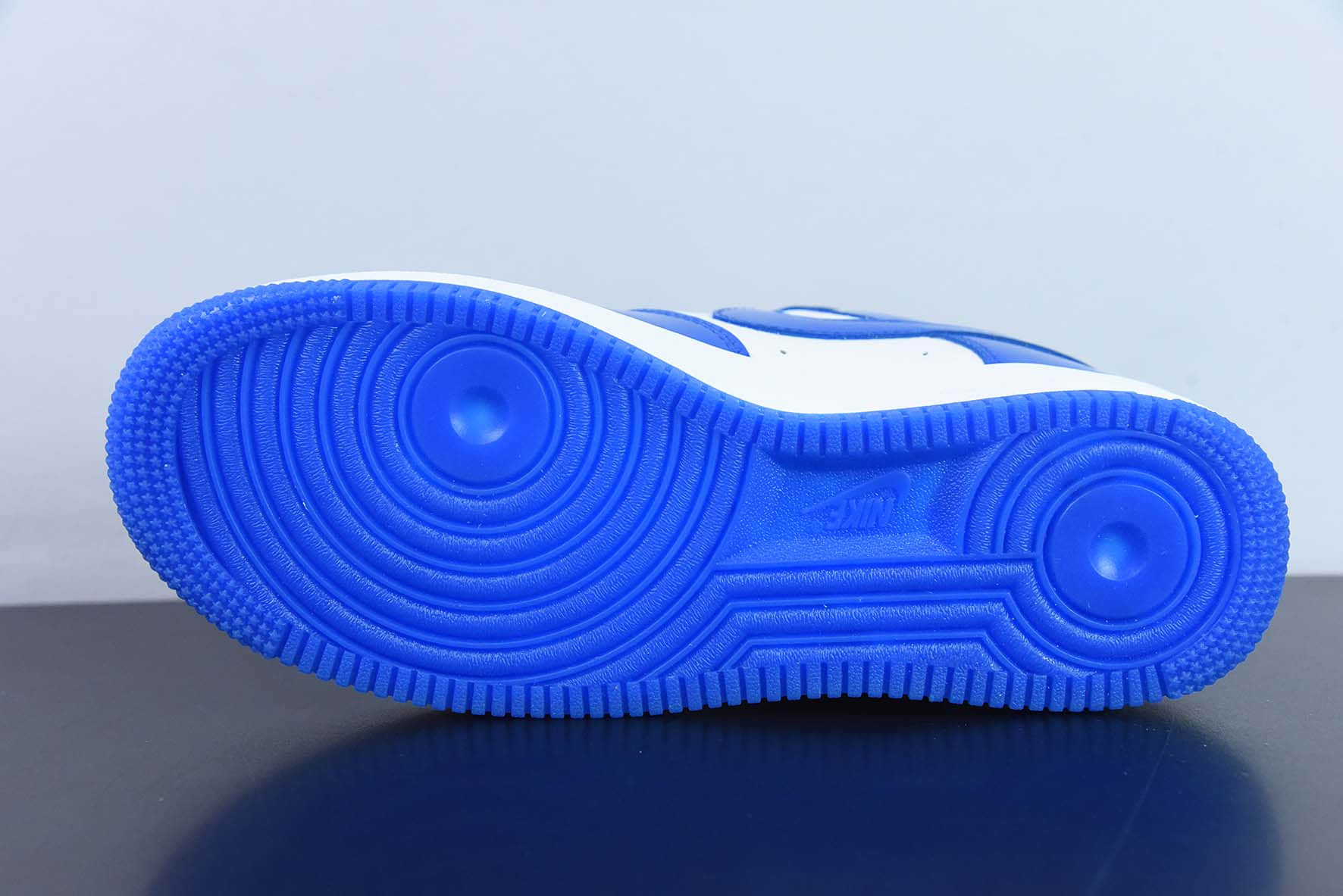 耐克Nike Air Force 1 Low ’07 蓝色漆皮空军一号低帮休闲板鞋纯原版本 货号：HP3656-555