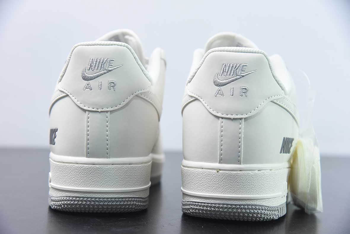 耐克Nike Air Force 1'07 Low NIKE 三勾系列米白色空军一号低帮休闲板鞋纯原版本 货号：TV2306-255