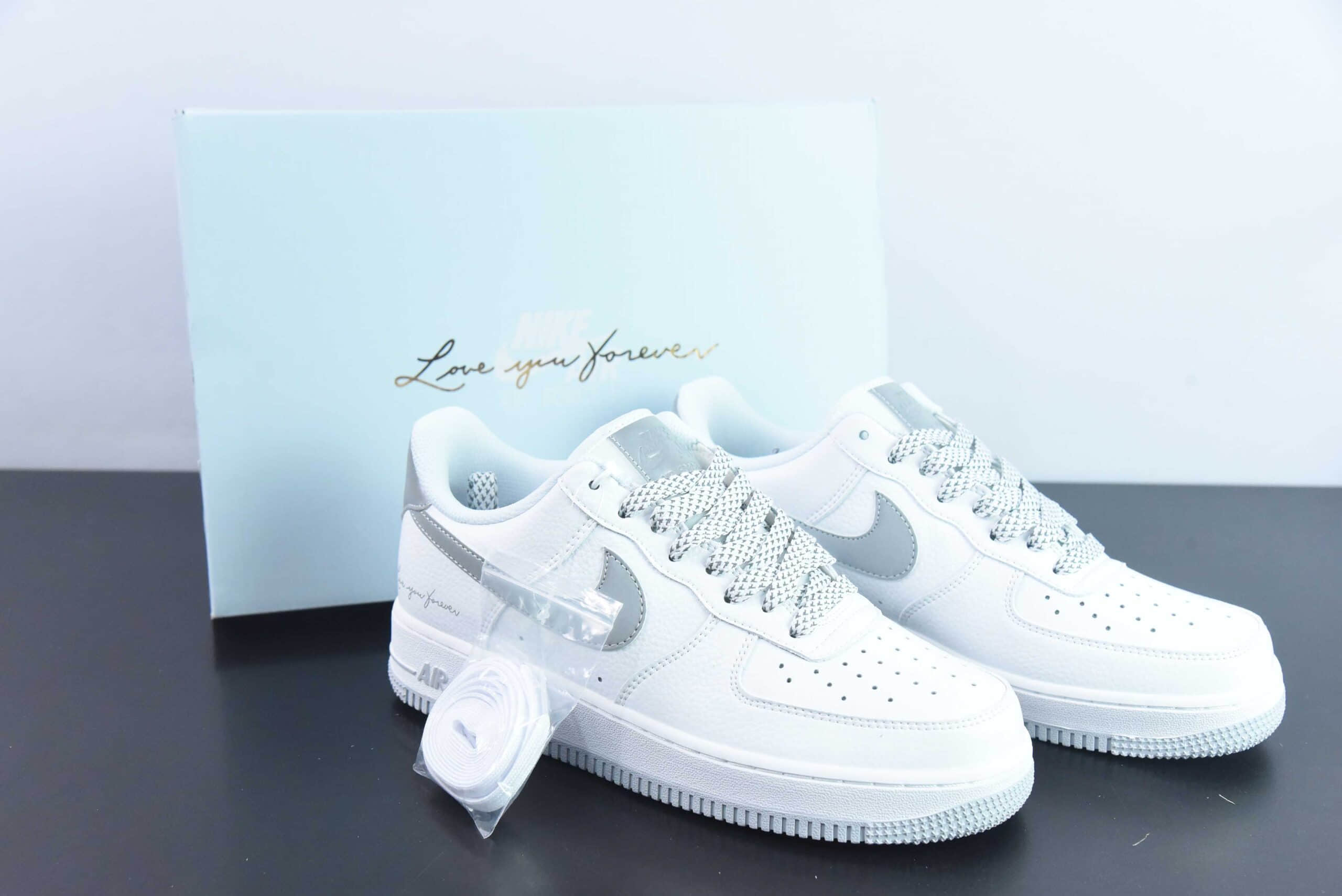 耐克Nike NOCTA x Nike Air Force 1 Low”Certified Lover Boy“痴情男孩白灰银反光空军一号经典低帮百搭休闲运动板鞋纯原版本 货号：L01718-051