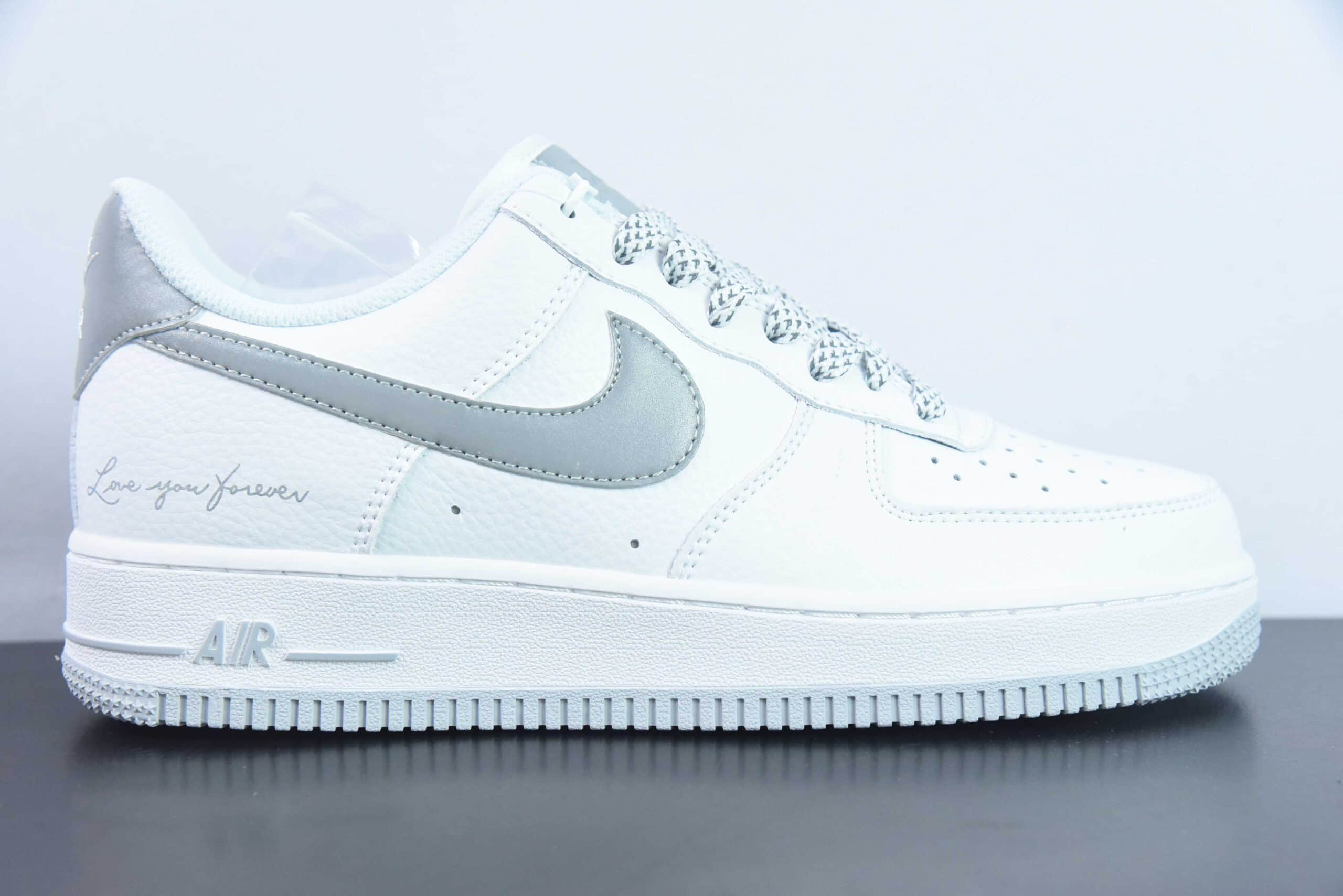 耐克Nike NOCTA x Nike Air Force 1 Low”Certified Lover Boy“痴情男孩白灰银反光空军一号经典低帮百搭休闲运动板鞋纯原版本 货号：L01718-051