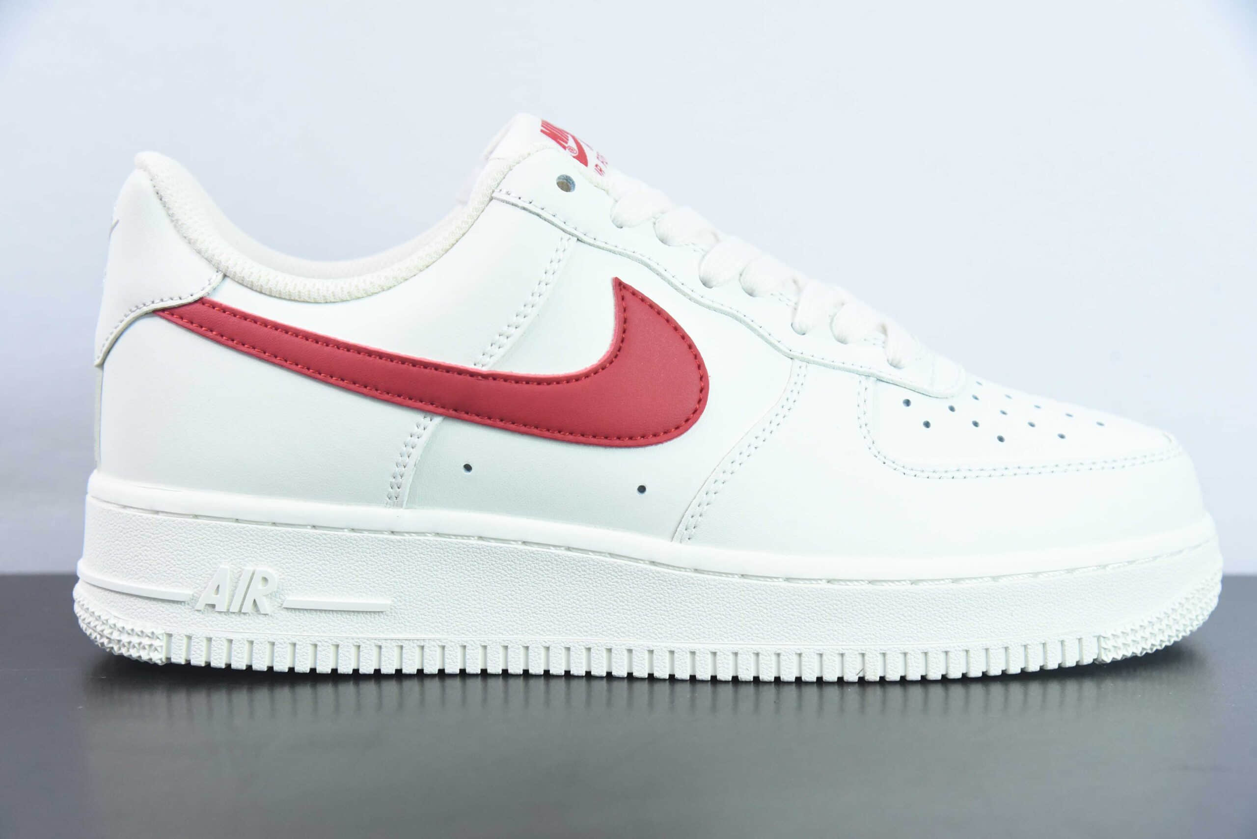 耐克Nike Air Force 1'07 Low 元年复刻奶白红校园红空军一号低帮休闲板鞋纯原版本 货号：315122-126