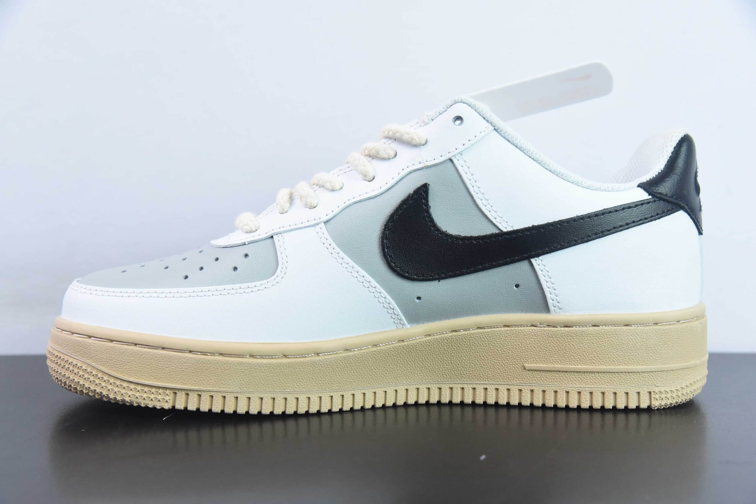 耐克Nike Air Force 1 几何涂鸦空军一号低帮休闲板鞋纯原版本 货号：AF2288-002