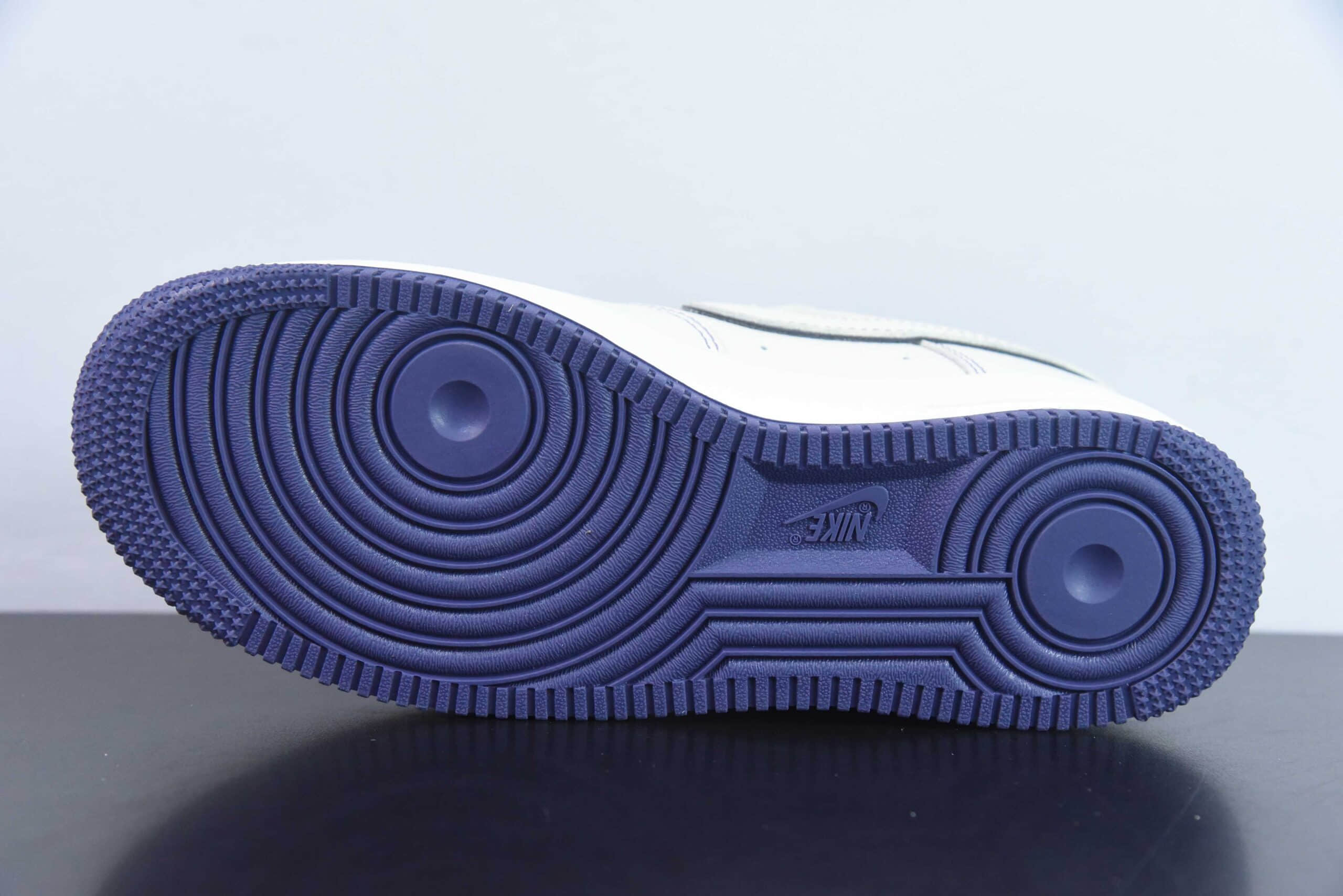 耐克Nike Air Force 1 Low斯图西联名白紫空军一号低帮百搭休闲运动板鞋纯原版本 货号：UN1635-222 