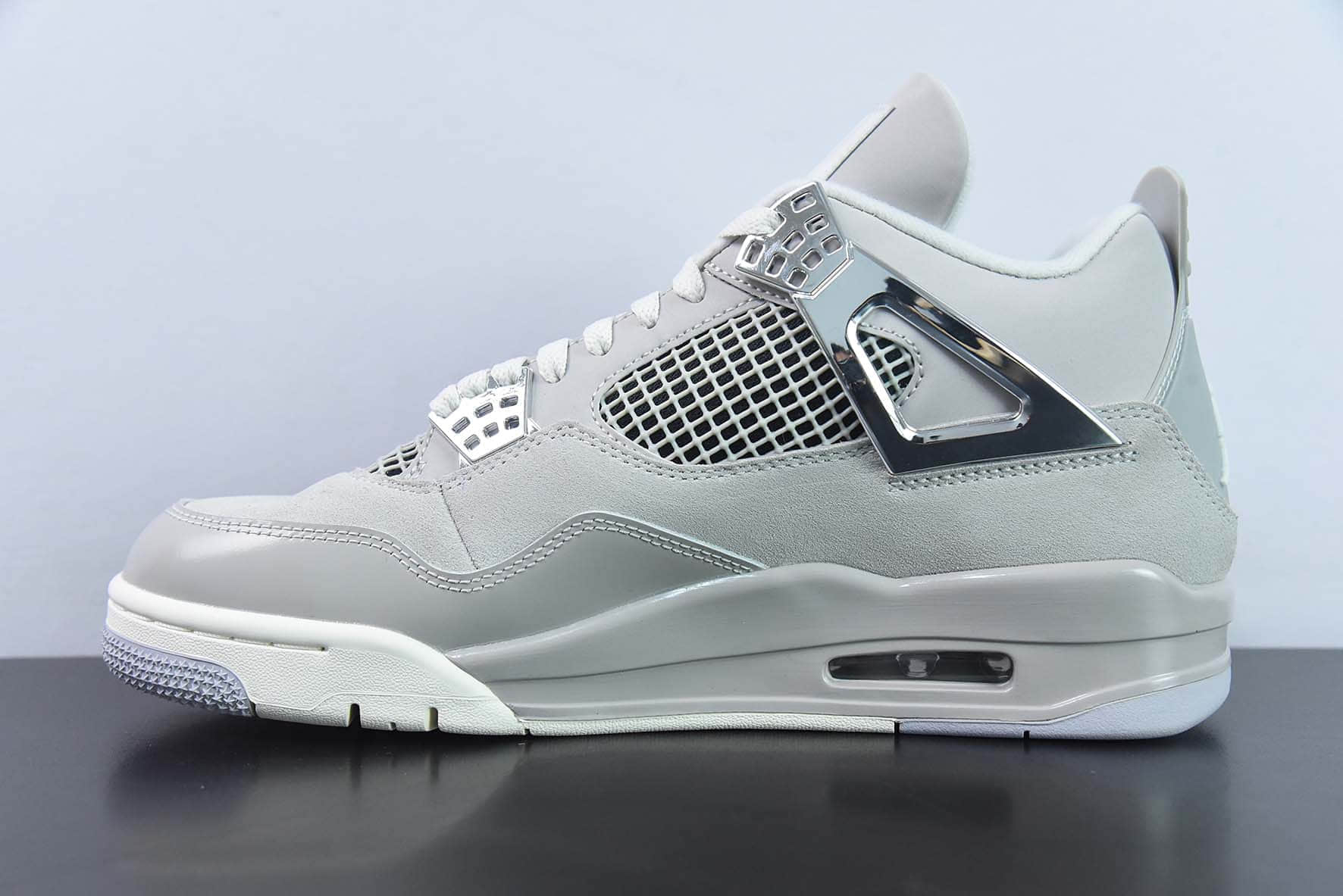 乔丹Air Jordan 4 WMNS “Frozen Moments” AJ4电镀银男子文化篮球鞋纯原版本 货号：AQ9129-001