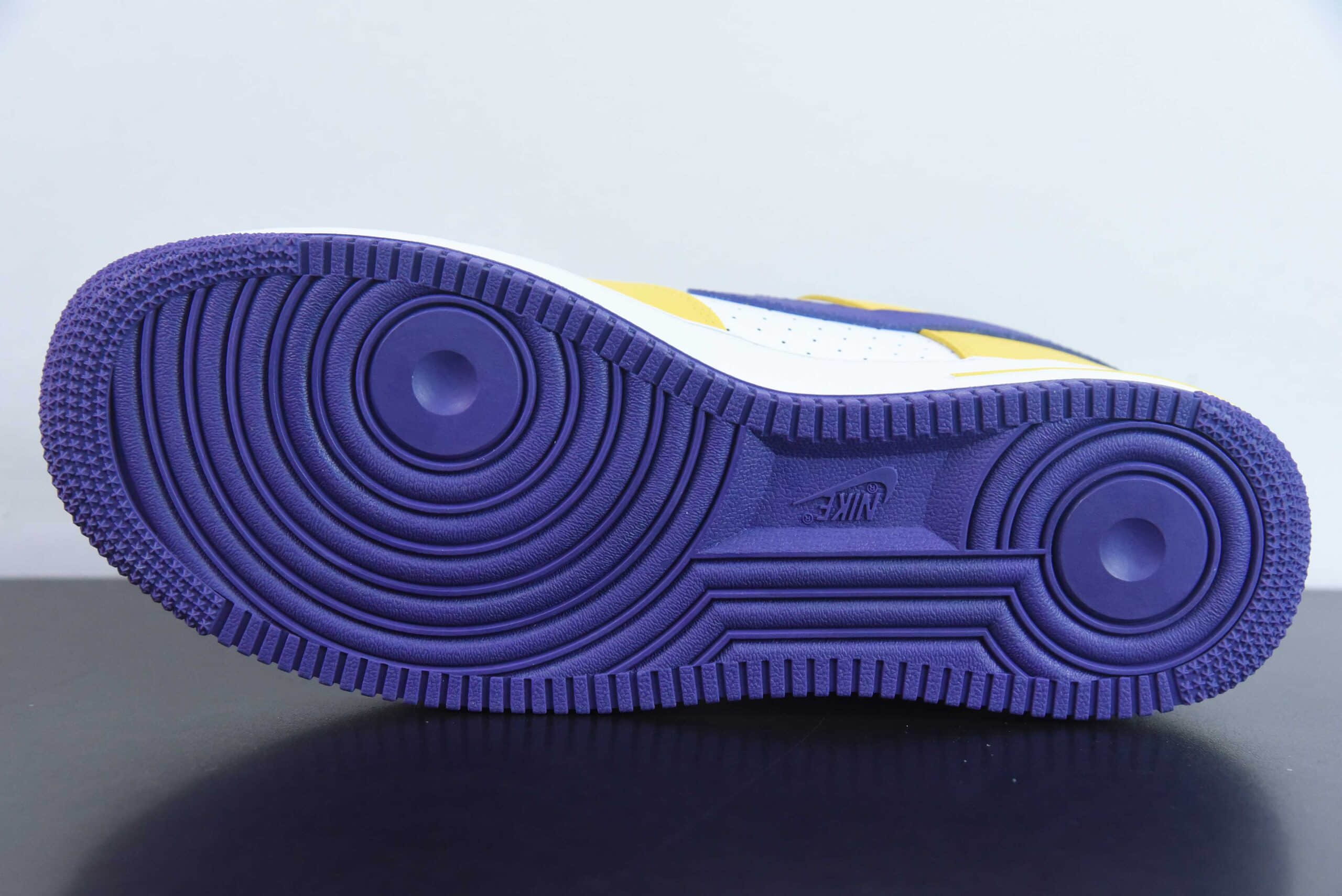 耐克Nike Kobe Bryant x NK Air Force 1 Low Retro QS科比限定白紫黄紫金湖人空军一号低帮休闲板鞋纯原版本 货号：FZ1151-100 