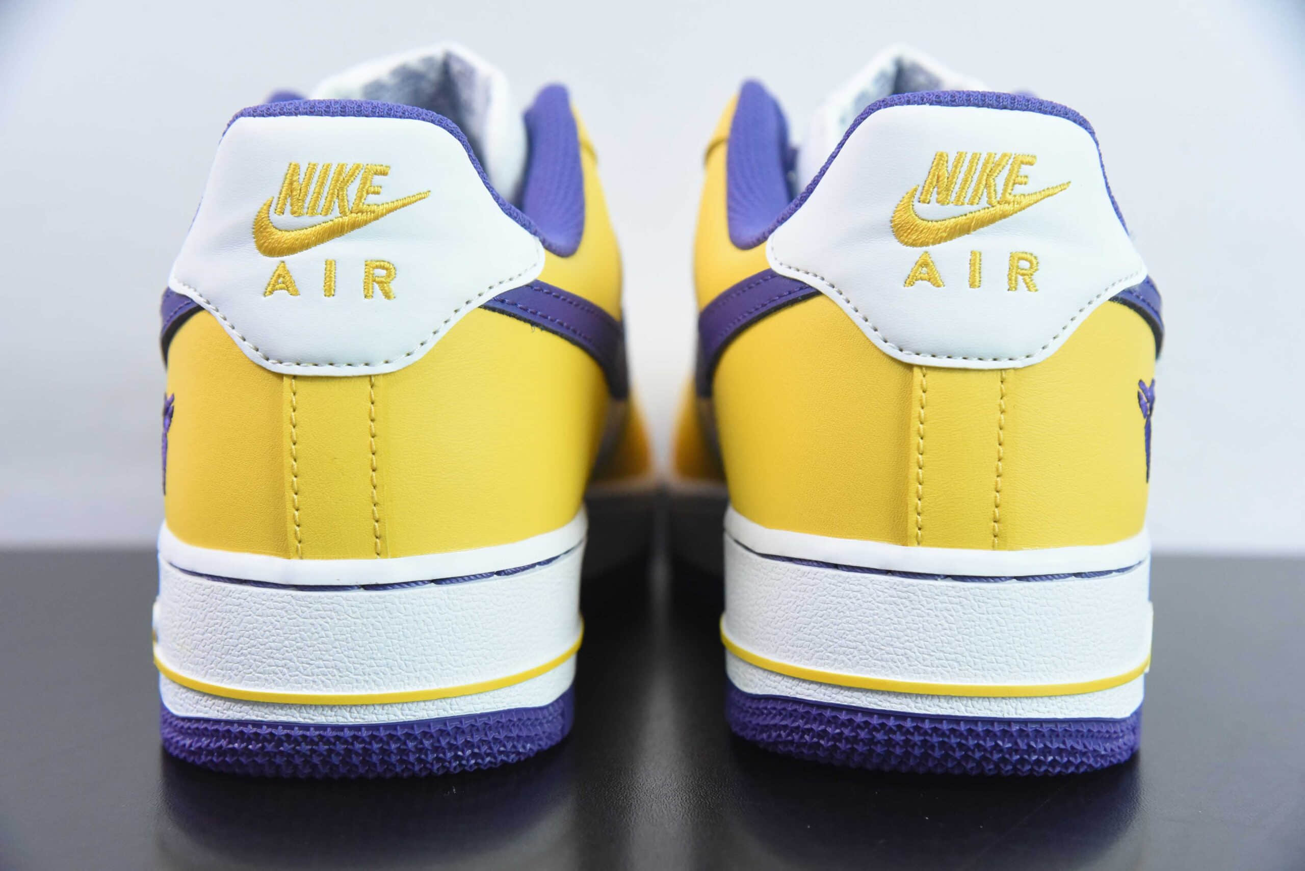 耐克Nike Kobe Bryant x NK Air Force 1 Low Retro QS科比限定白紫黄紫金湖人空军一号低帮休闲板鞋纯原版本 货号：FZ1151-100 