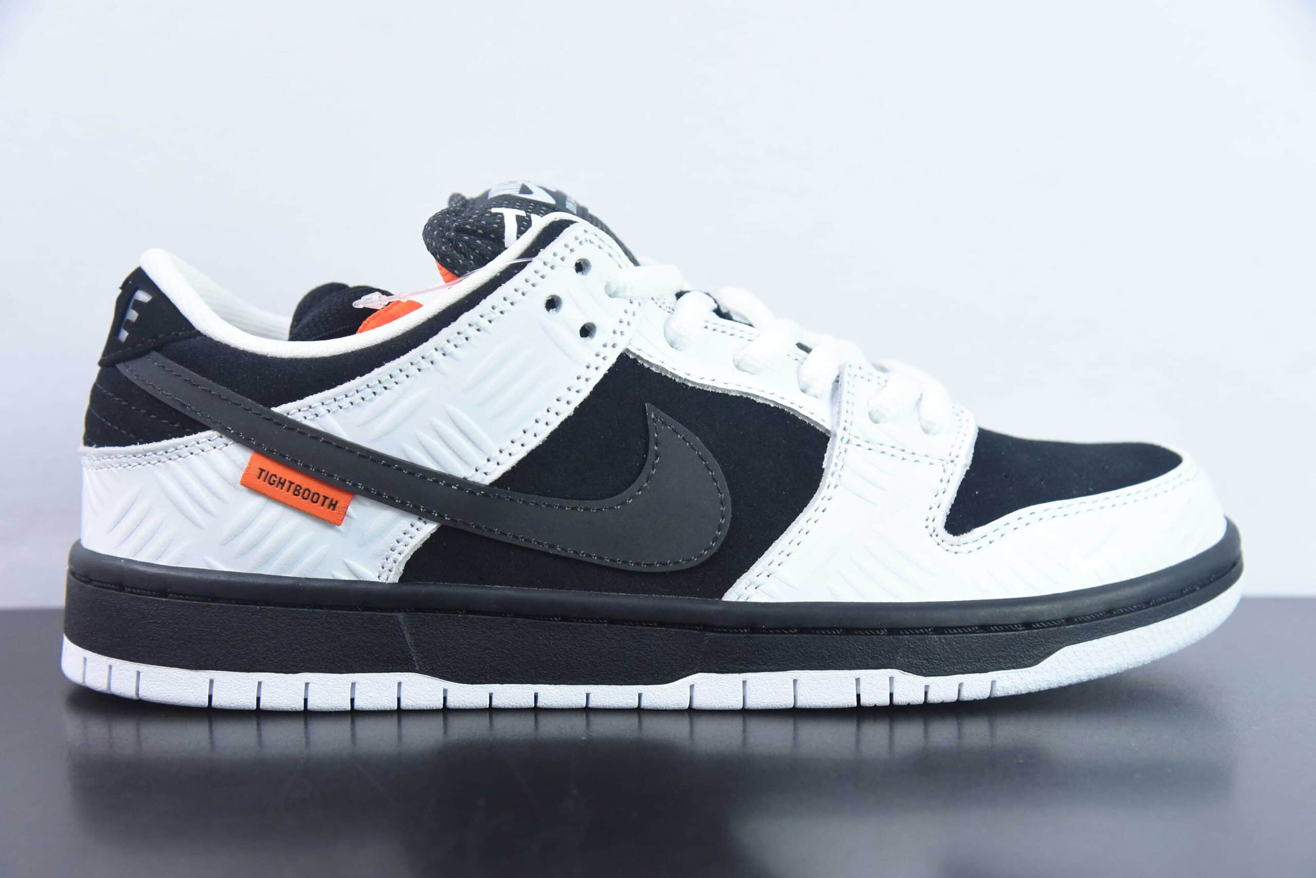 耐克Nike TIGHTBOOTH x NK SB Dunk Low 联名反转黑白熊猫SB低帮休闲滑板鞋纯原版本 货号：FD2629-100