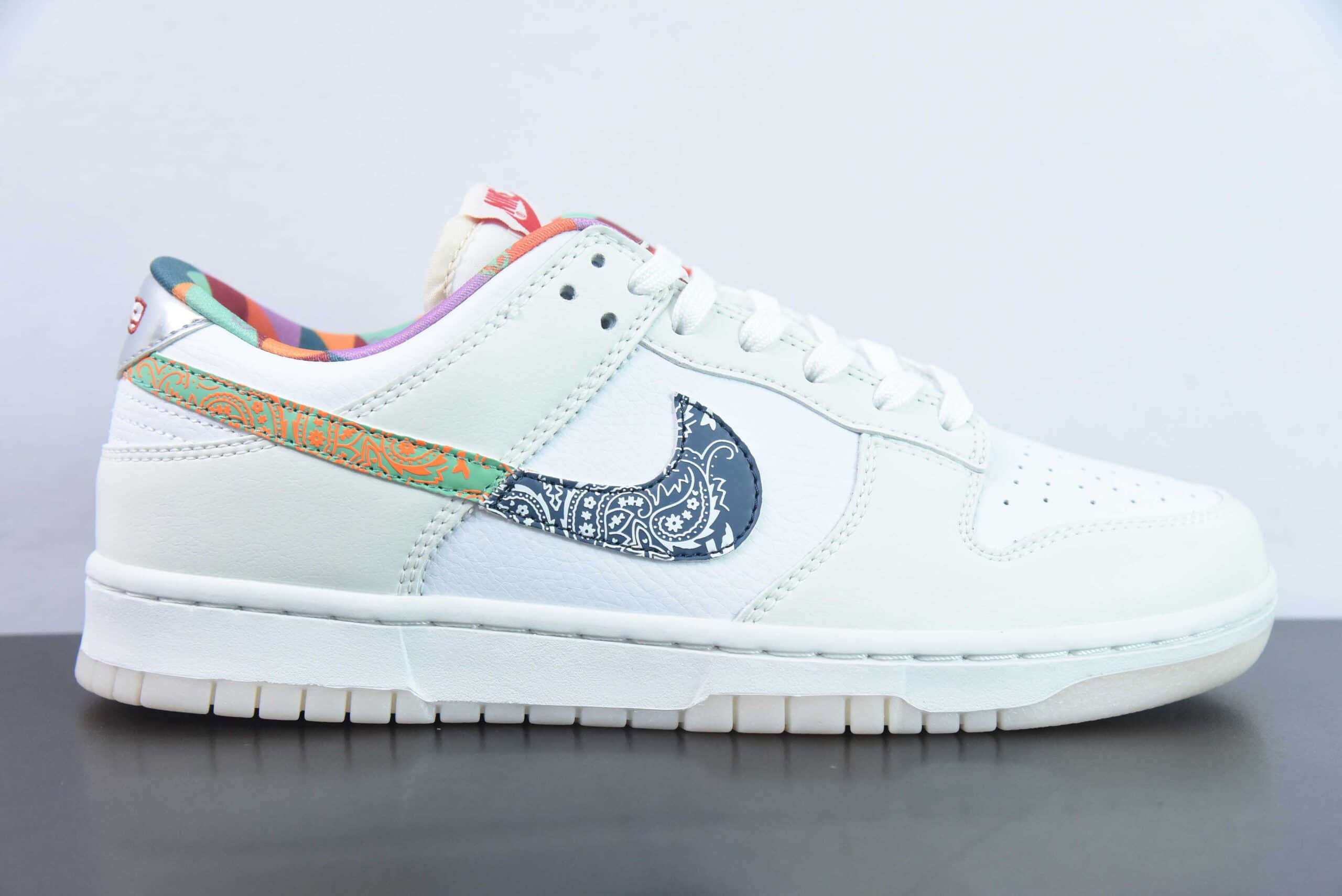 耐克Nike DUNK SB Low Decon 白色七彩鸳鸯SB低帮休闲滑板鞋纯原版本货号：FN8913-141 