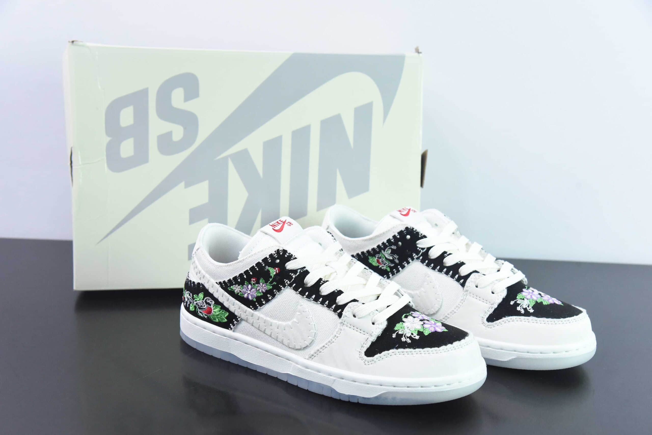 耐克Nike SB Dunk Low N7 喜鹊花卉刺绣印花SB低帮休闲滑板鞋纯原版本 货号：FD6951-300  