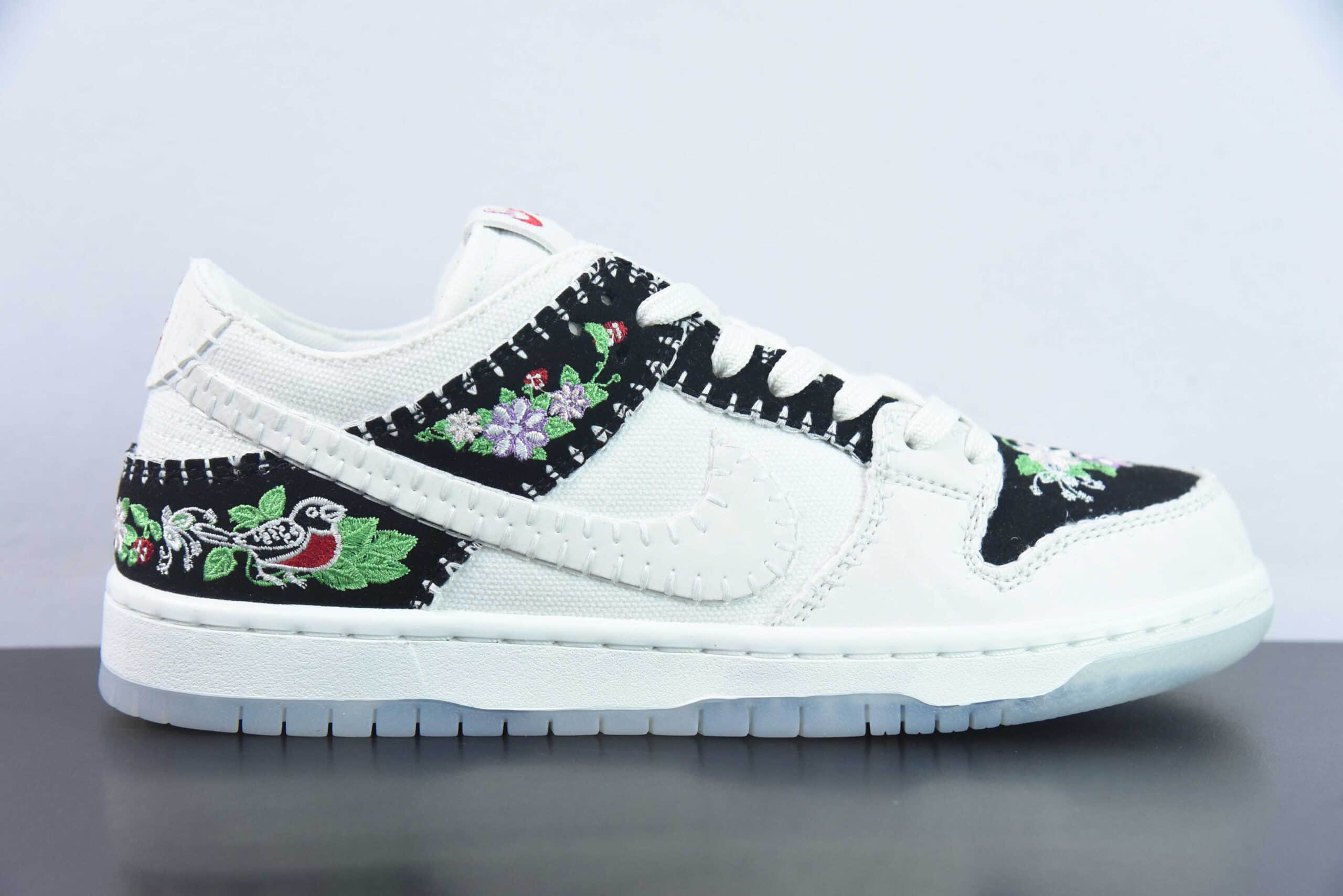 耐克Nike SB Dunk Low N7 喜鹊花卉刺绣印花SB低帮休闲滑板鞋纯原版本 货号：FD6951-300  