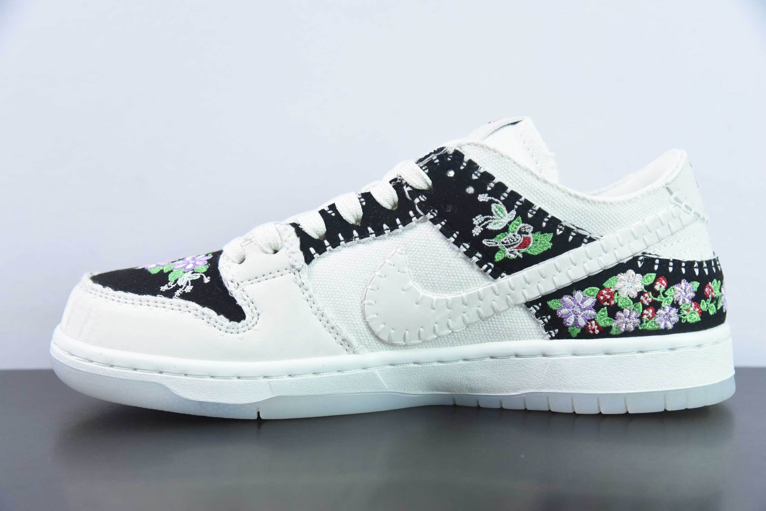 耐克Nike SB Dunk Low N7 喜鹊花卉刺绣印花SB低帮休闲滑板鞋纯原版本 货号：FD6951-300  