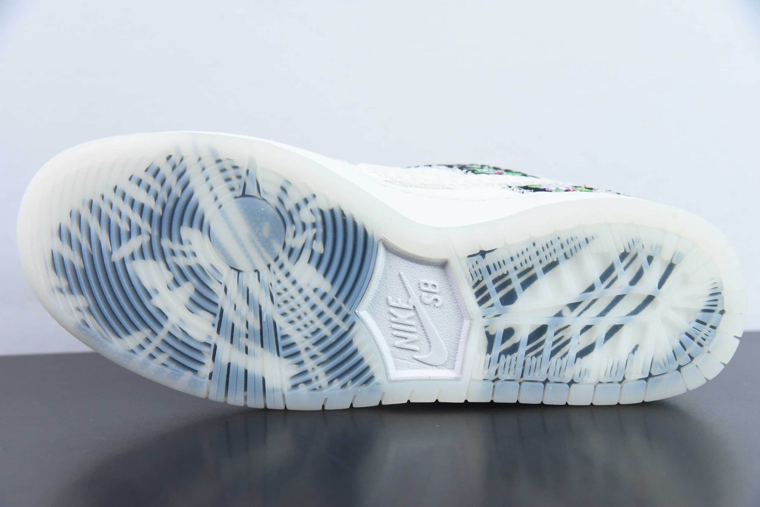 耐克Nike SB Dunk Low N7 喜鹊花卉刺绣印花SB低帮休闲滑板鞋纯原版本 货号：FD6951-300  