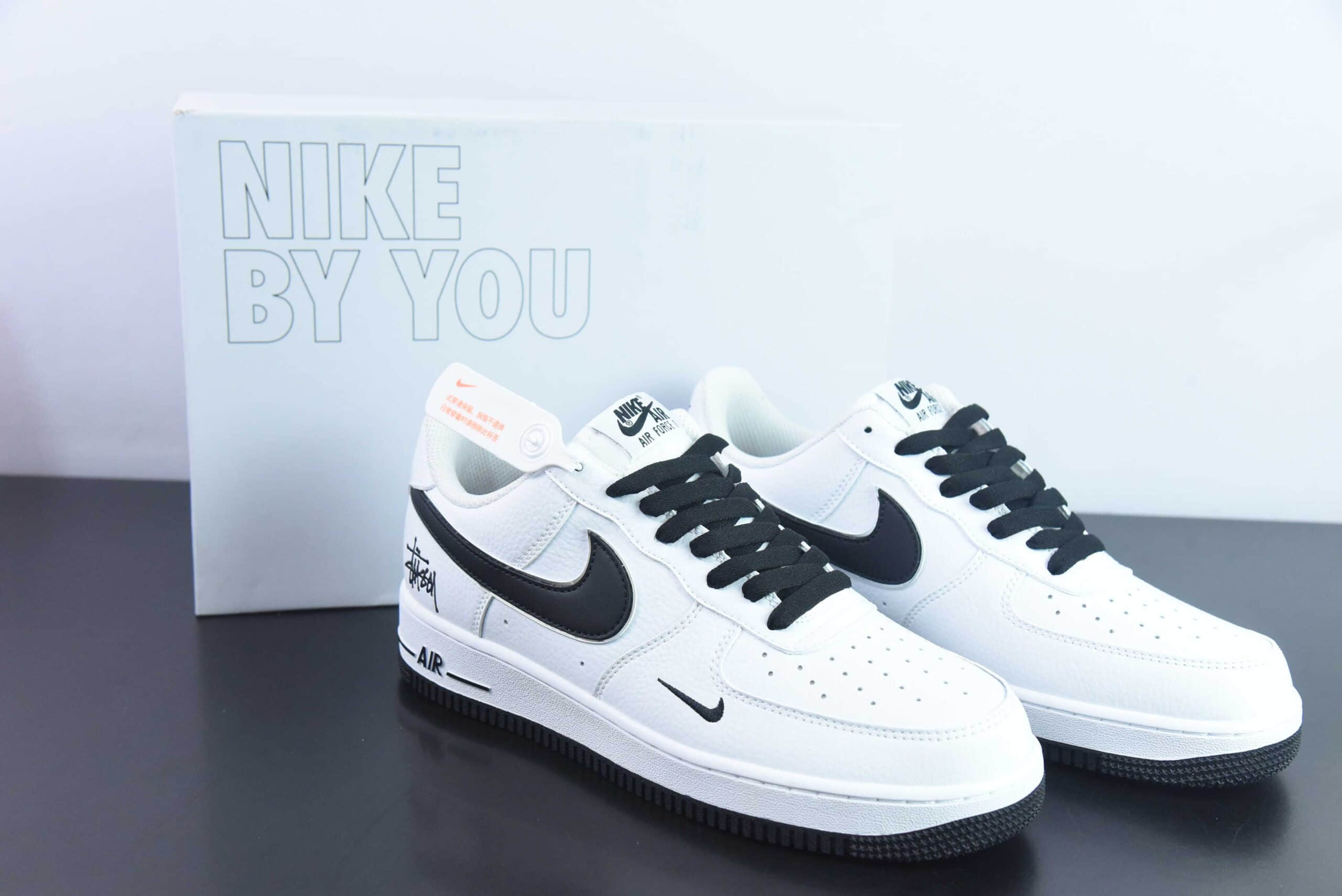 耐克Nike Stussy x Nike Air Force 1´07 LowWhiteApple Green黑白斯图西刺绣小钩空军一号低帮休闲板鞋纯原版本 货号：CW2288-111