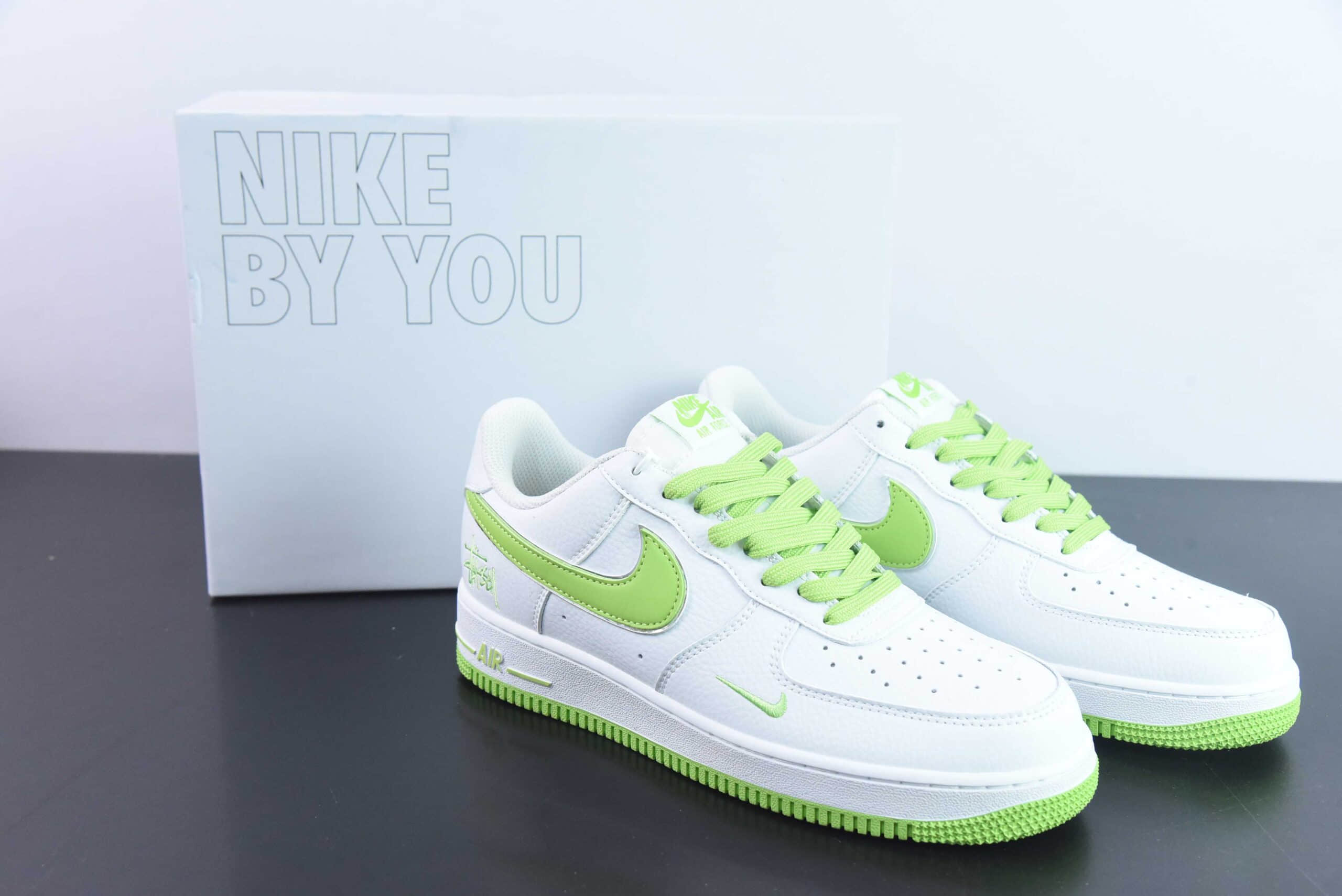 耐克Nike Stussy x Nike Air Force 1´07 LowWhiteApple Green白绿苹果绿斯图西刺绣小钩空军一号低帮休闲板鞋纯原版本 货号：CW2288-111